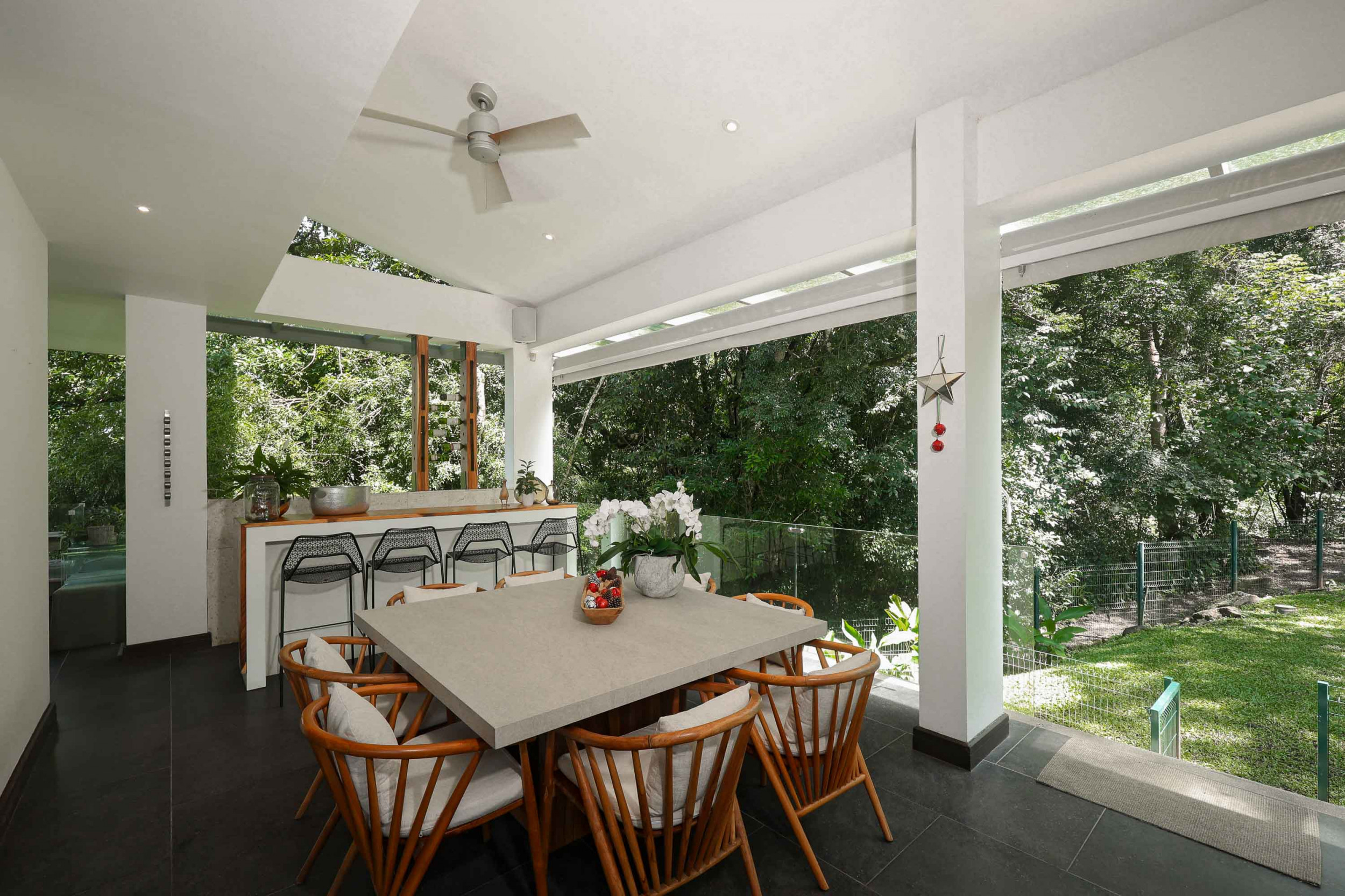 Exclusive Contemporary Home with Forest Views in Cerro Colón
