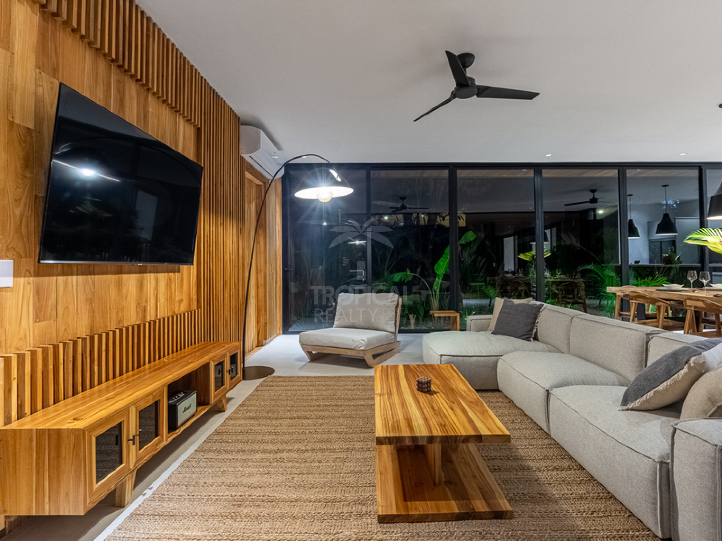Luxury Ocean View Villa in Santa Teresa – Contemporary Design, Privacy & Tropical Living