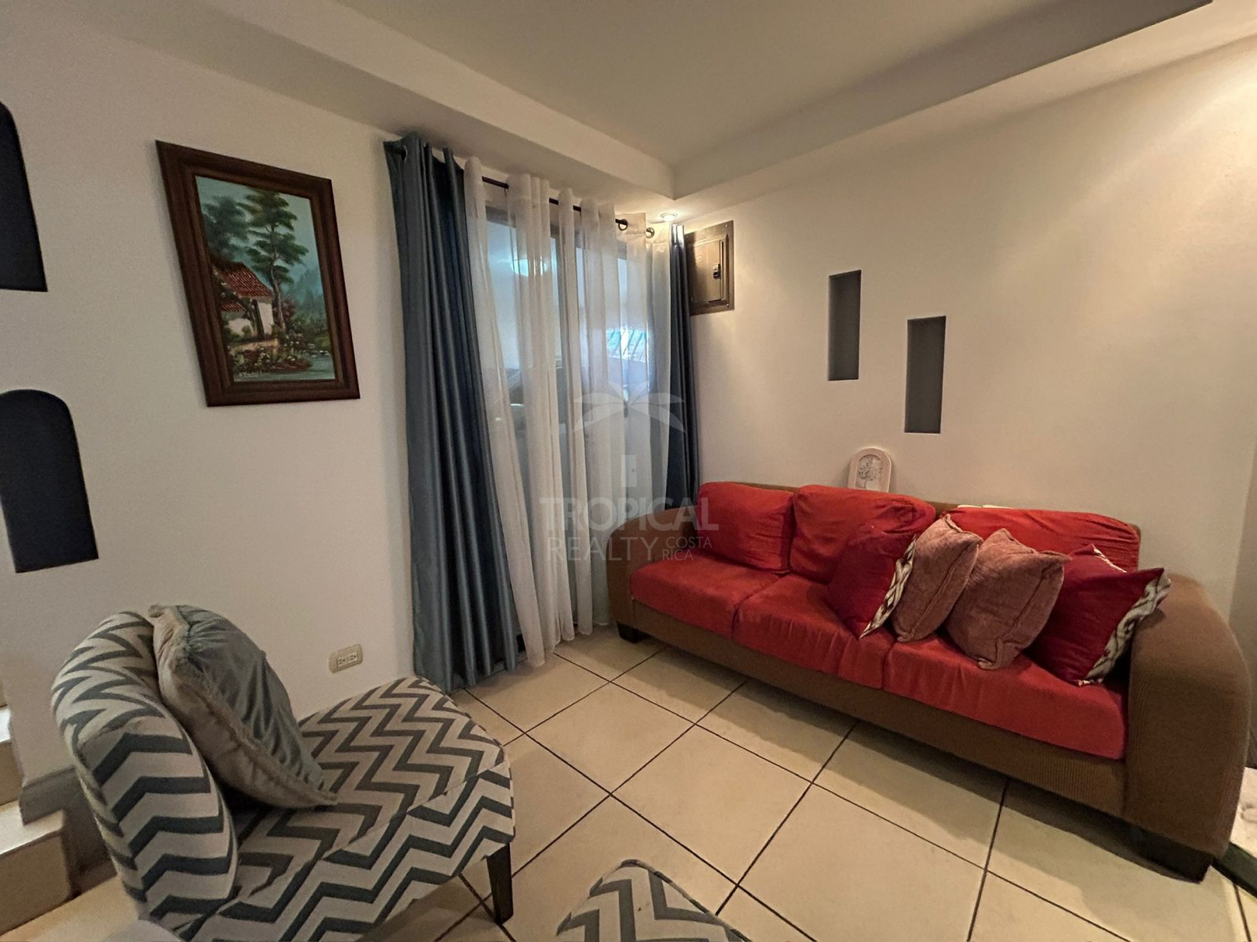Independent Home for Sale in San Francisco de Dos Ríos – Spacious Layout, Office & Patio