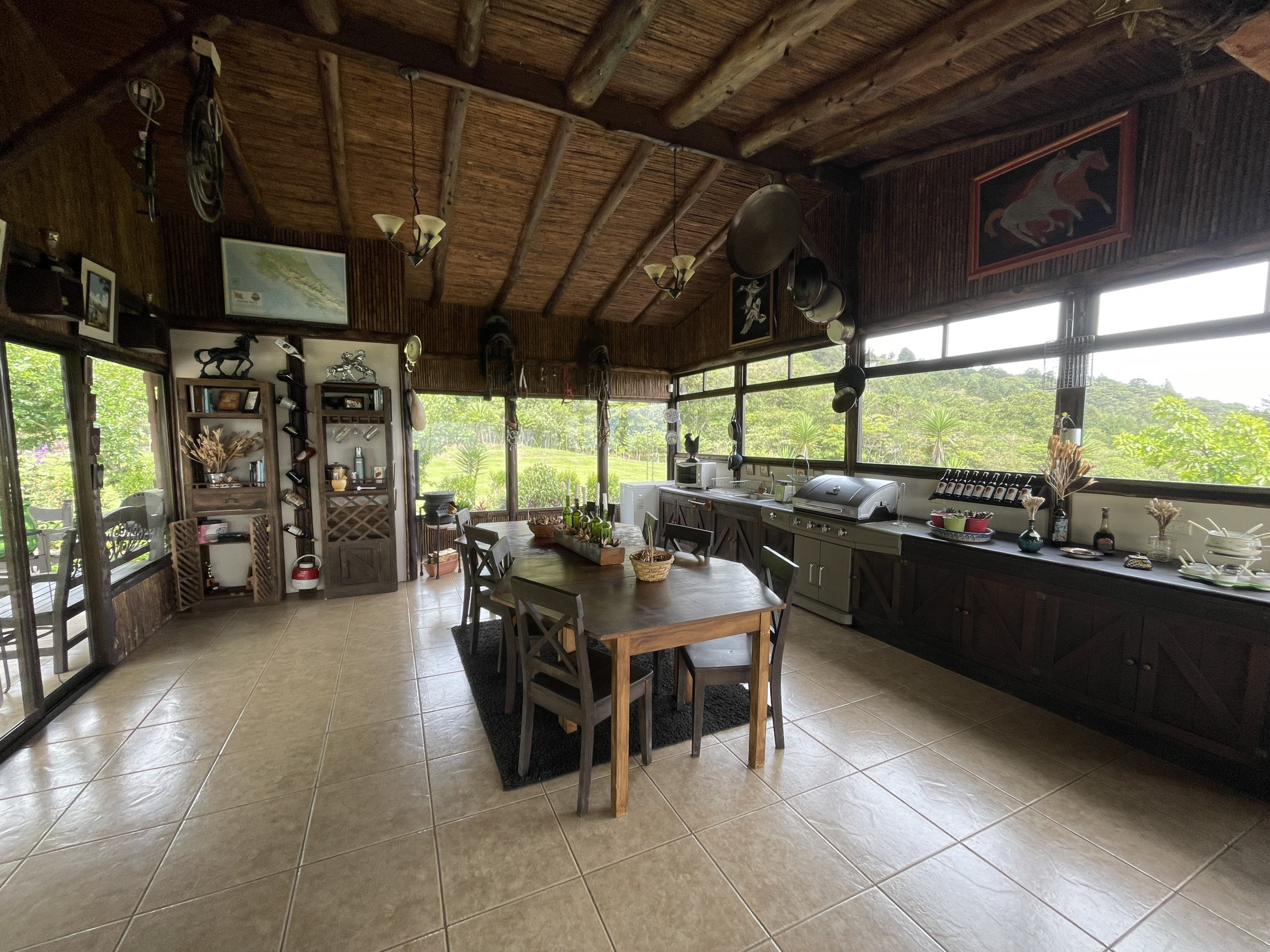 Charming Coffee Retreat Home with Stunning Views and Gourmet Coffee Plantations