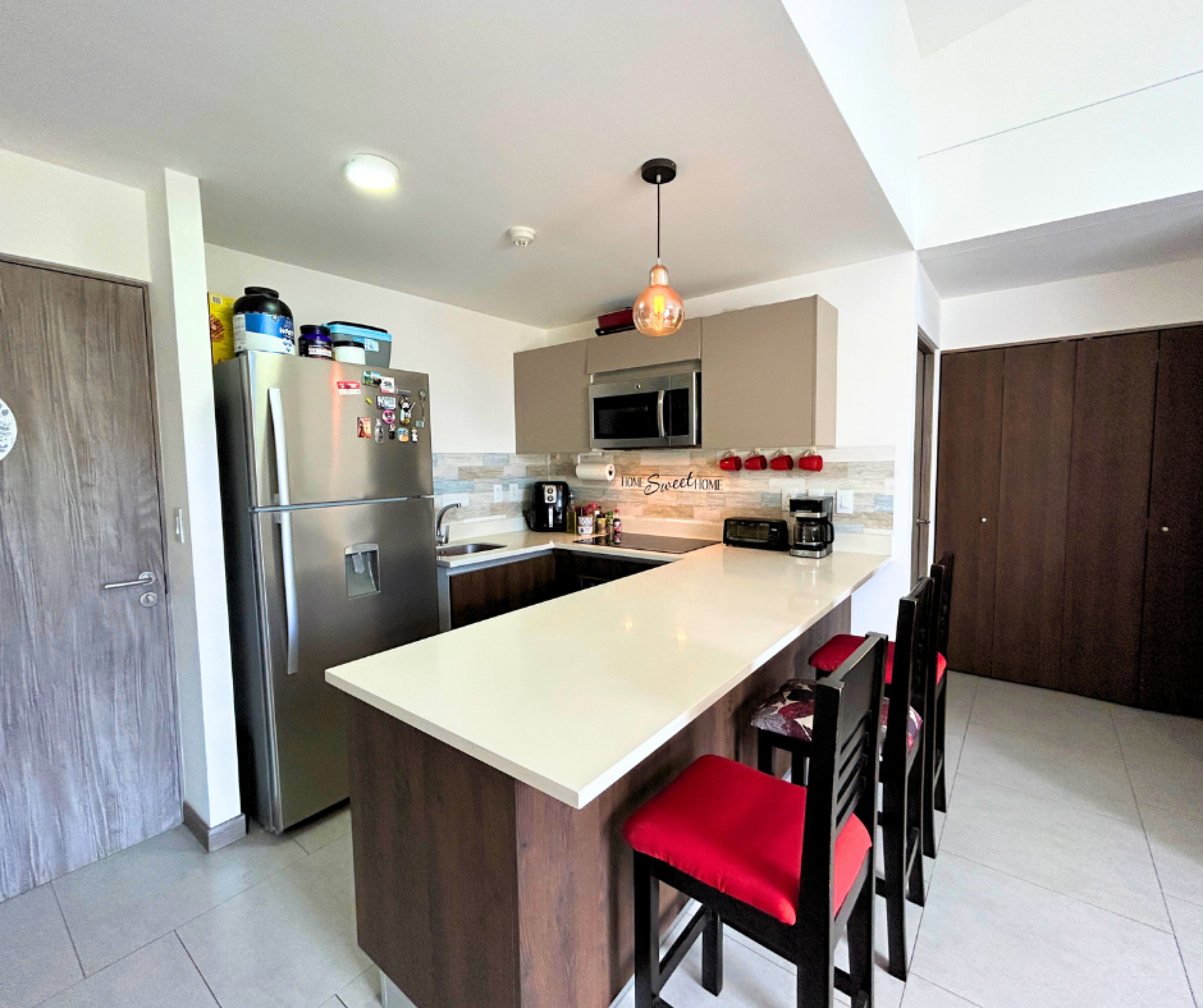 For Sale: 1-Bedroom Apartment in Escazú with Mountain Views and Exceptional Amenities
