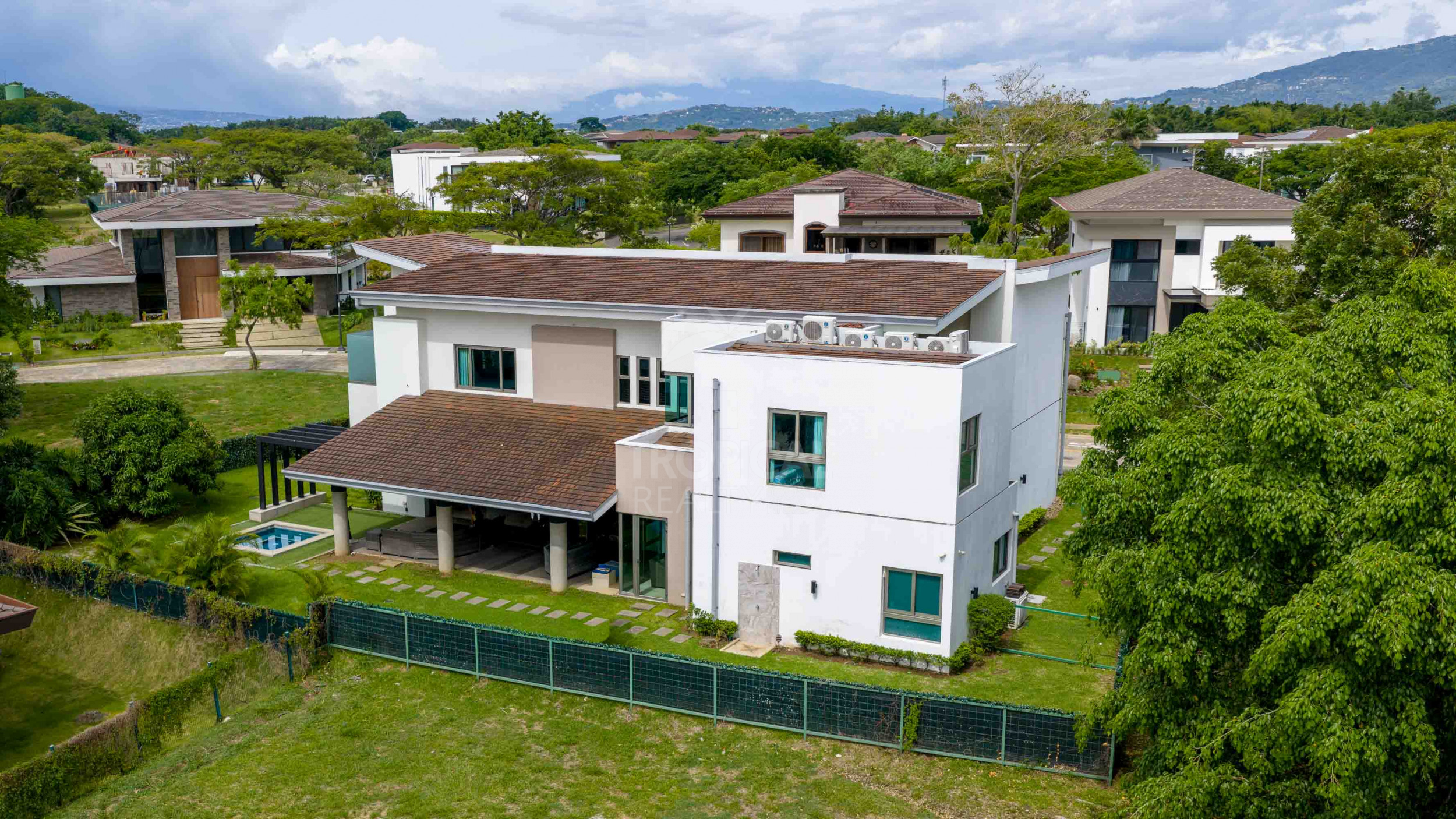Luxury Contemporary Residence in Hacienda Espinal – Exceptional Spaces for Elevated Living