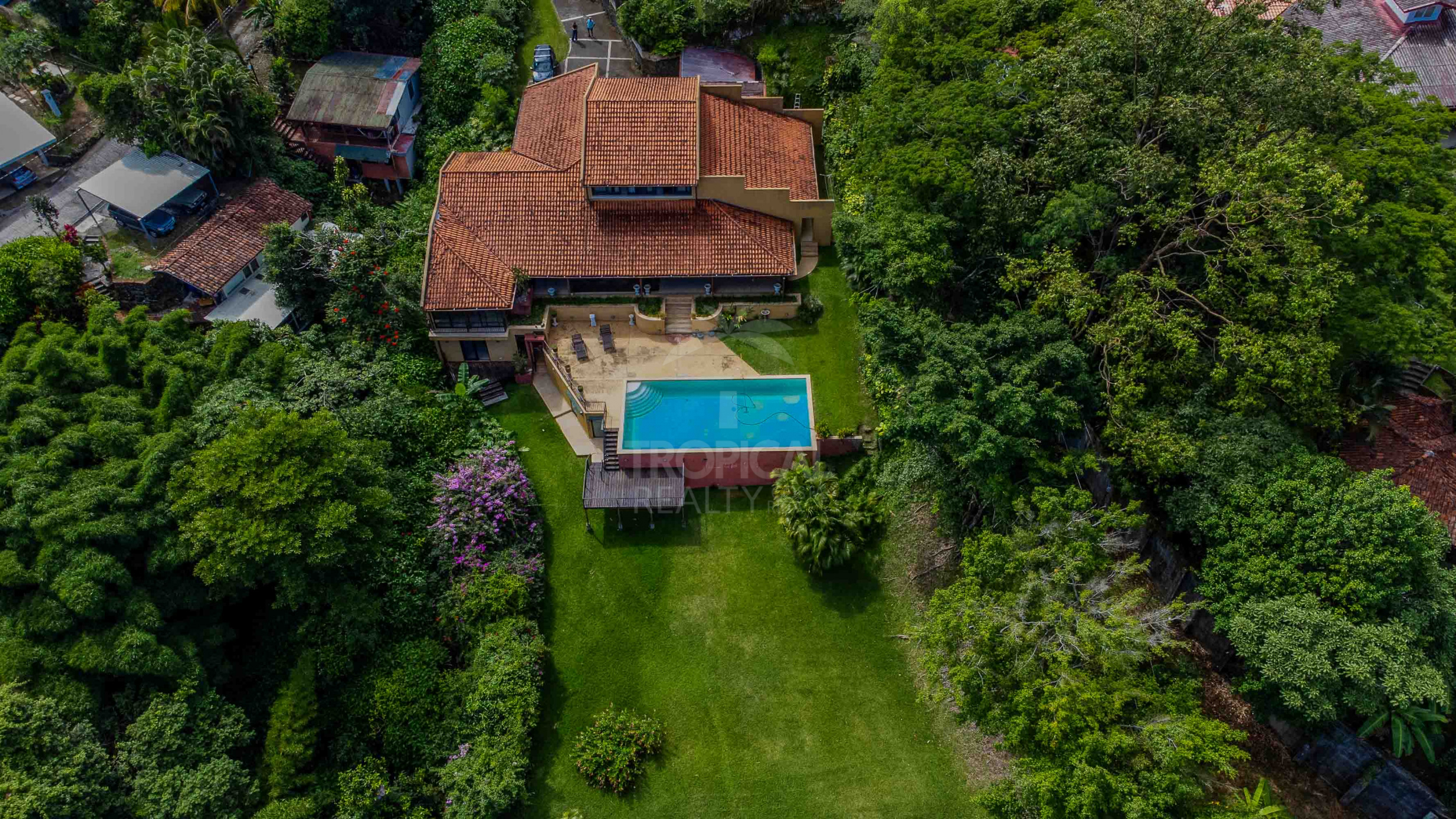 Elegant Italian-Style Villa with Mountain Views – Near Santa Ana, Costa Rica