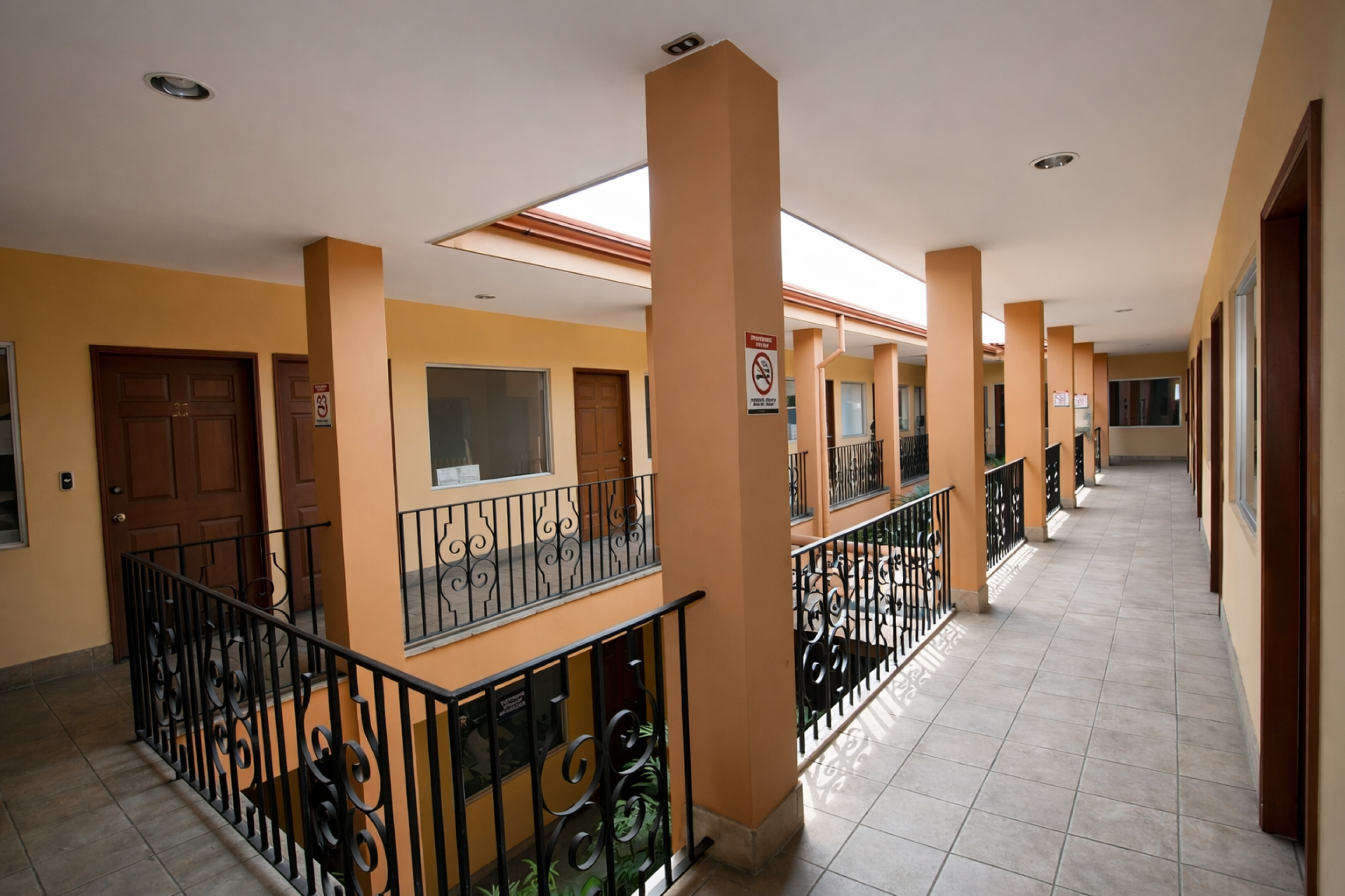 Building with Potential for Hostel or Airbnb – Near La Sabana and Paseo Colón