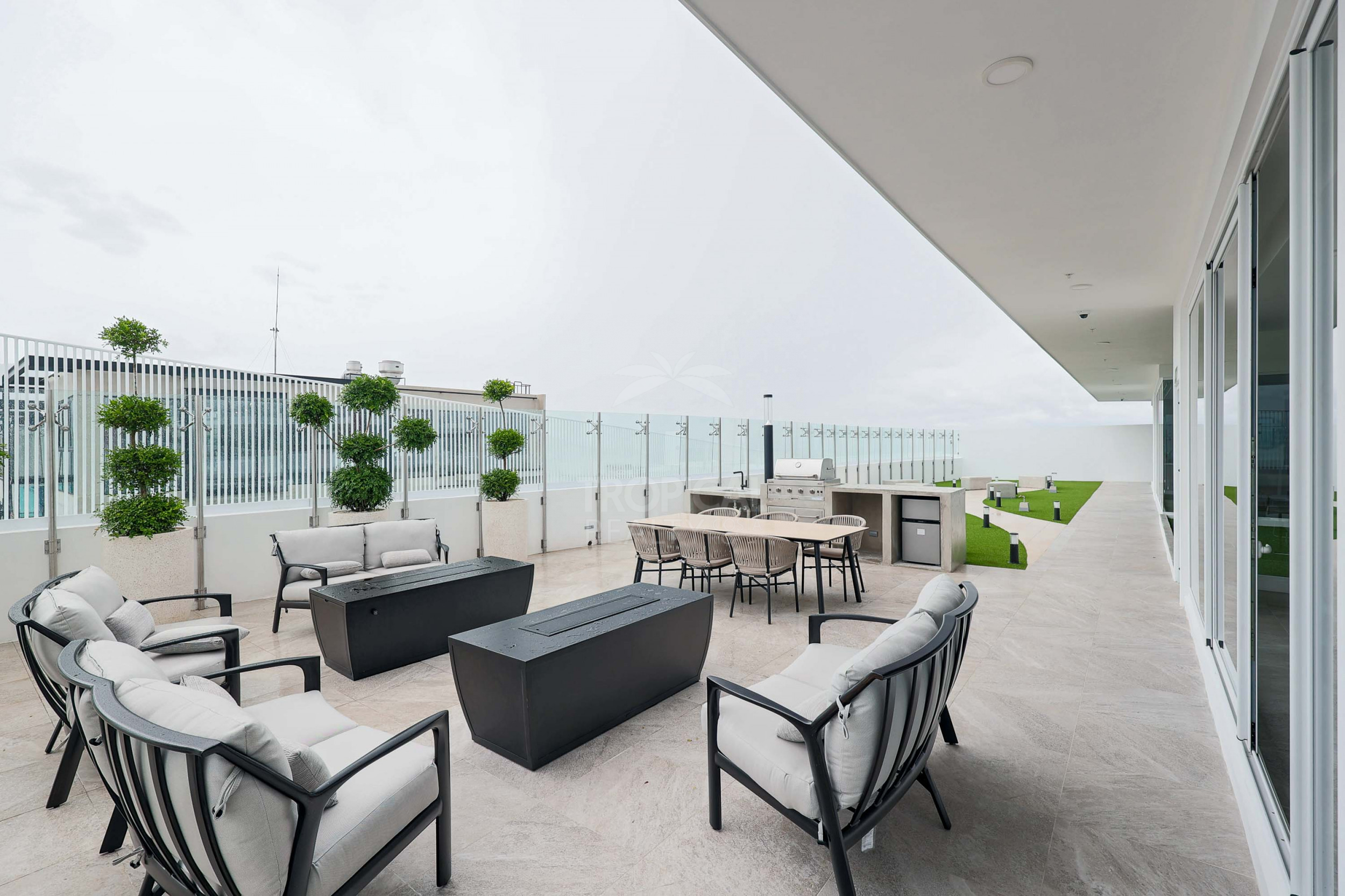 Contemporary City View Apartment – La Sabana, San José