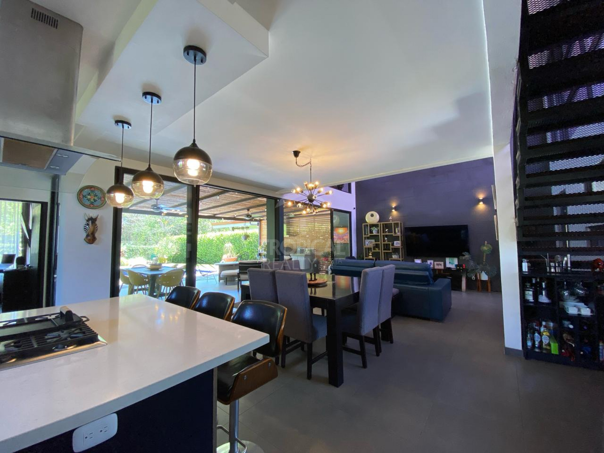 Modern Home with Private Pool in Hacienda Los Reyes – RENTED