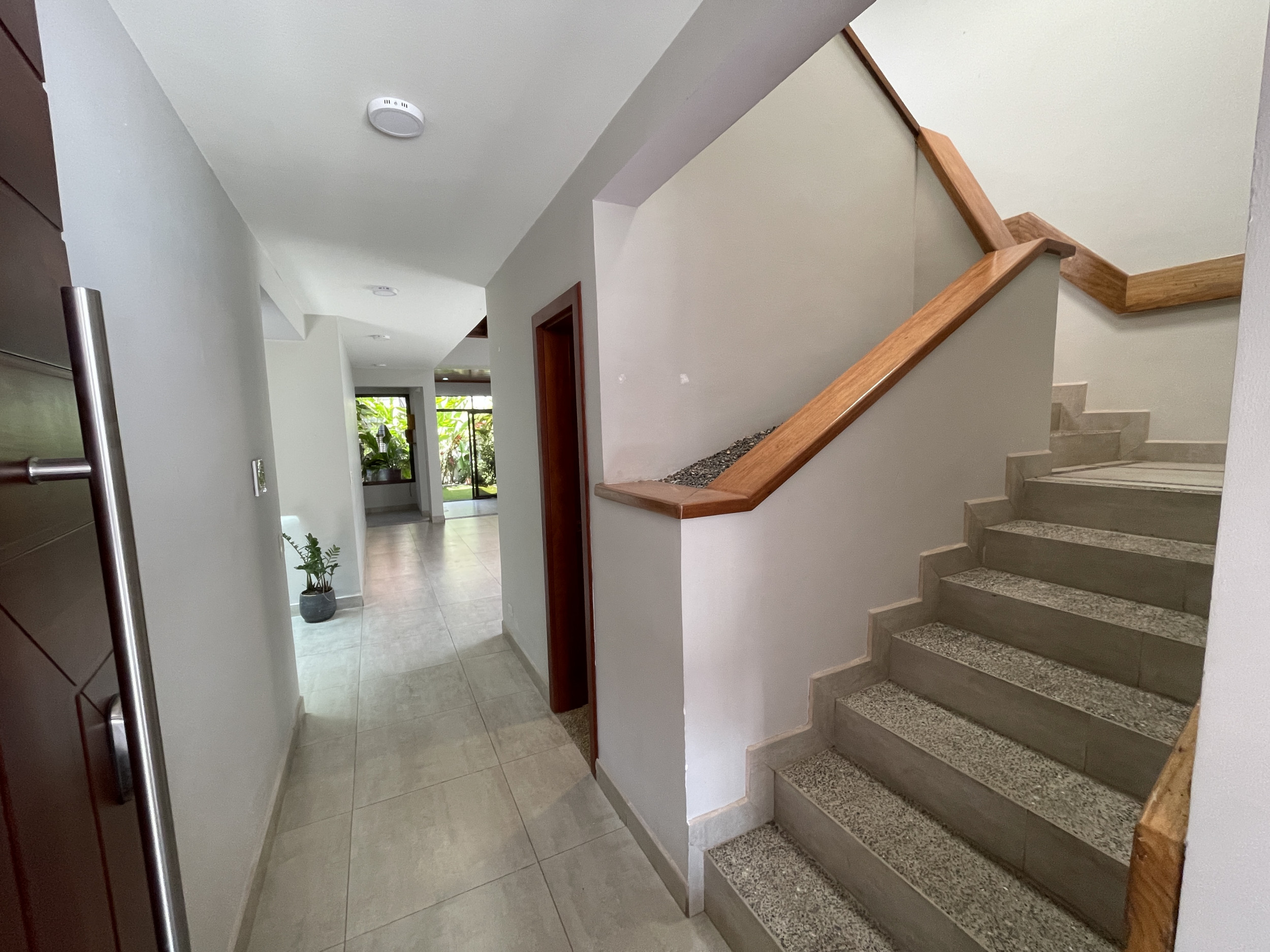 Detached House in Escazú, Trejos Montealegre: For Sale or Rent