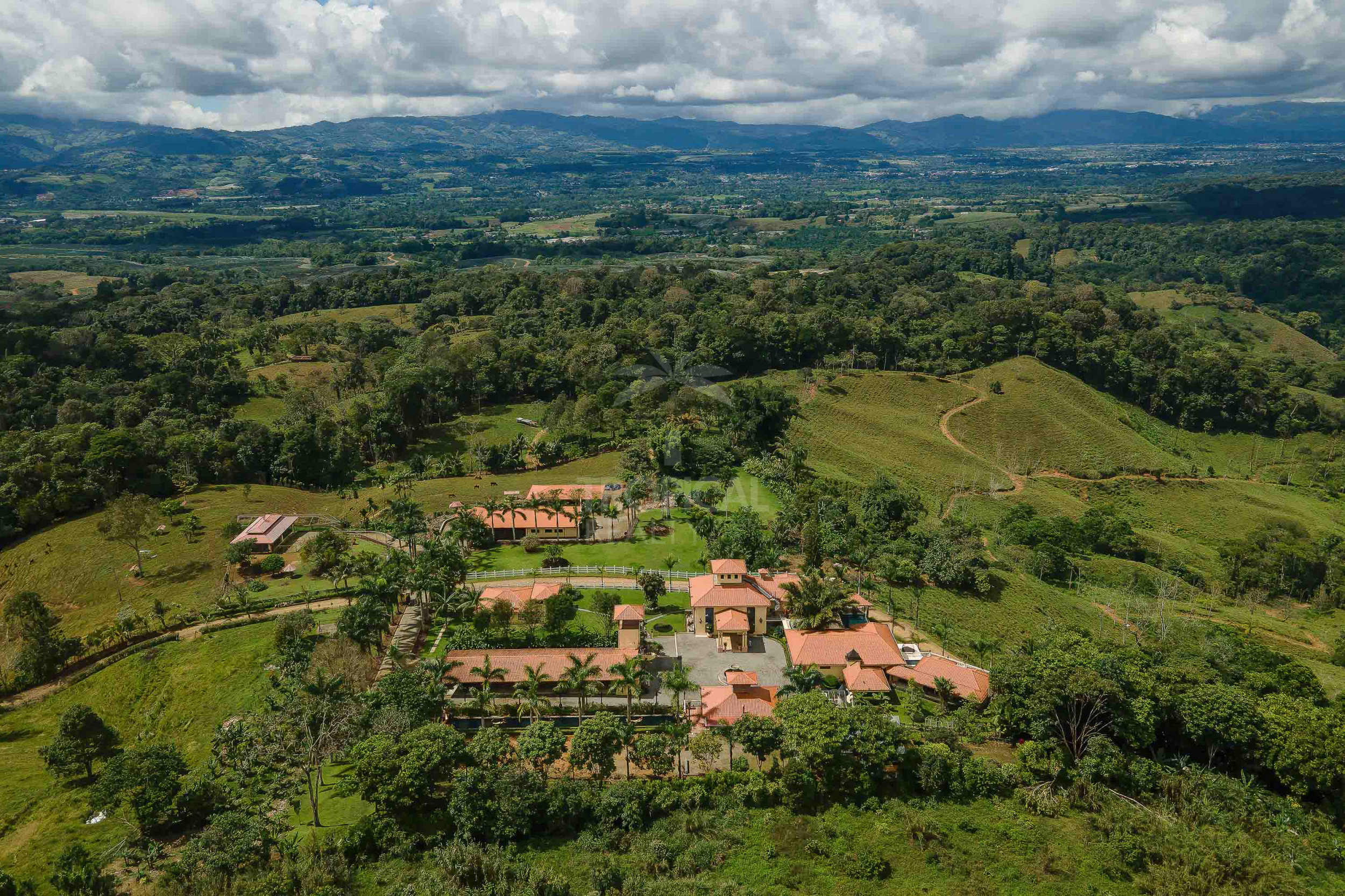 Grand Luxury Estate – Rancho Villa Verde
