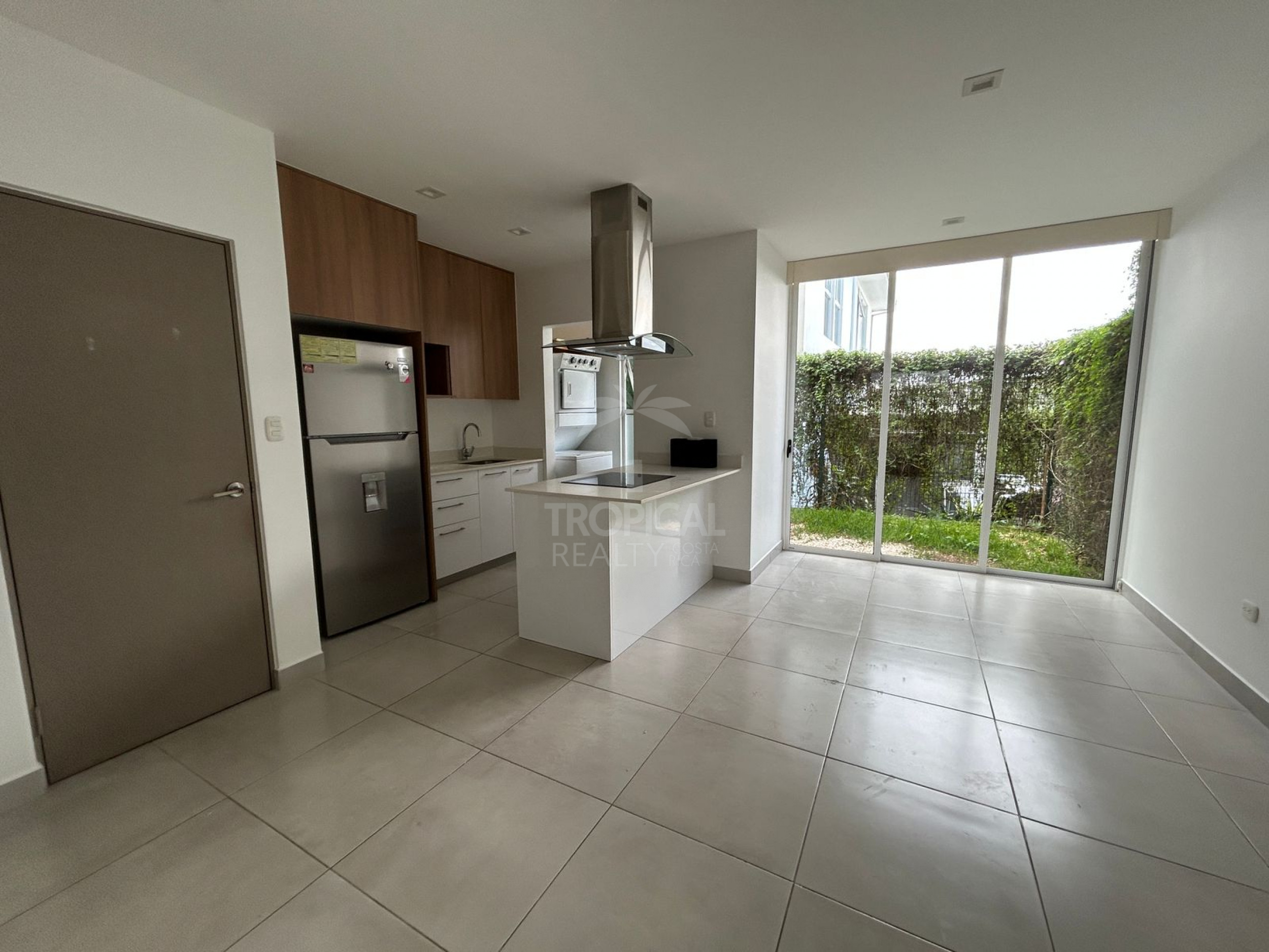 Modern Townhouse for Rent – Piedades de Santa Ana