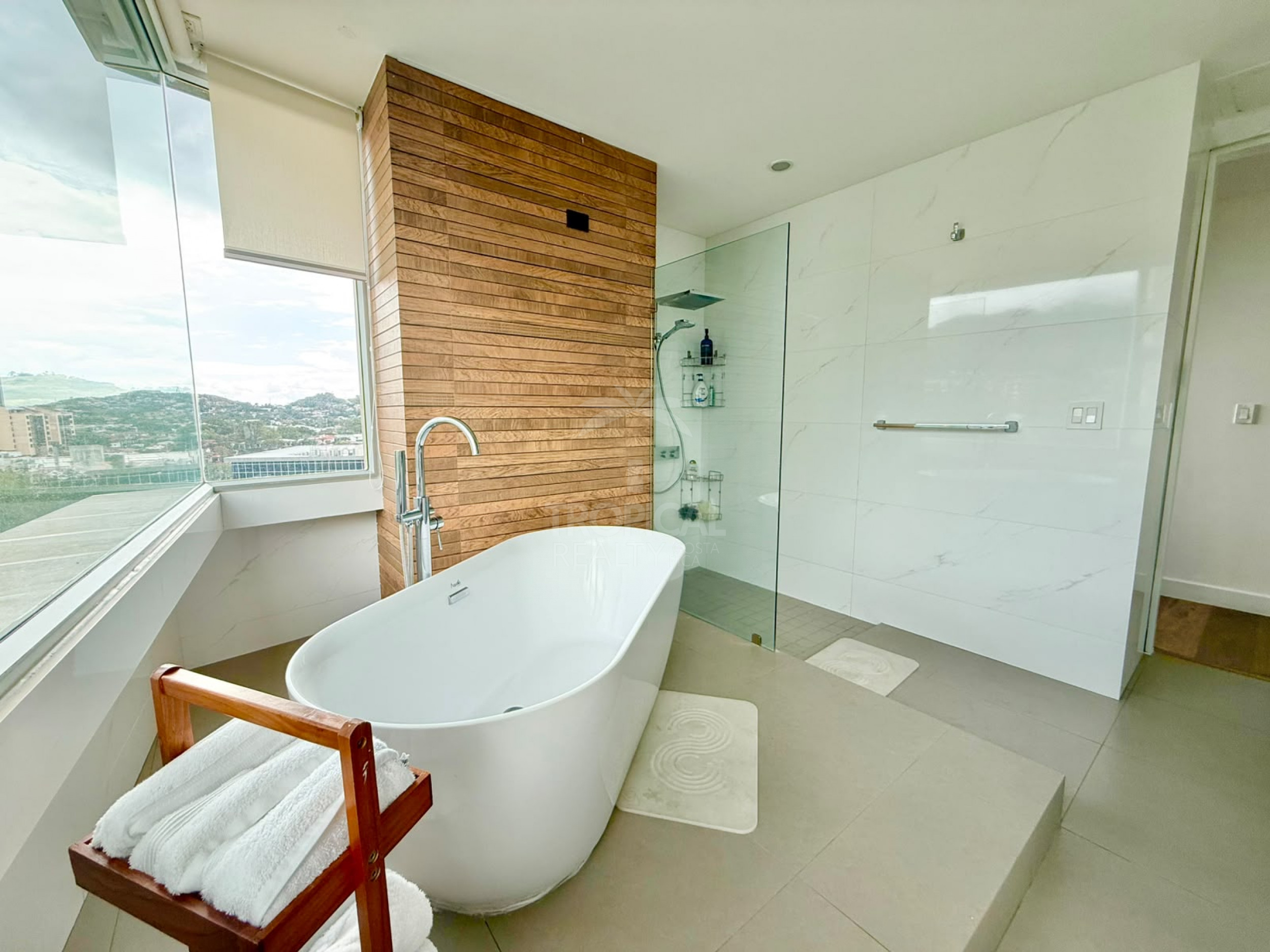 Luxurious Condo for Sale in Central Park Escazú – 3 Bedrooms, Premium Location, and Exclusive Lifestyle