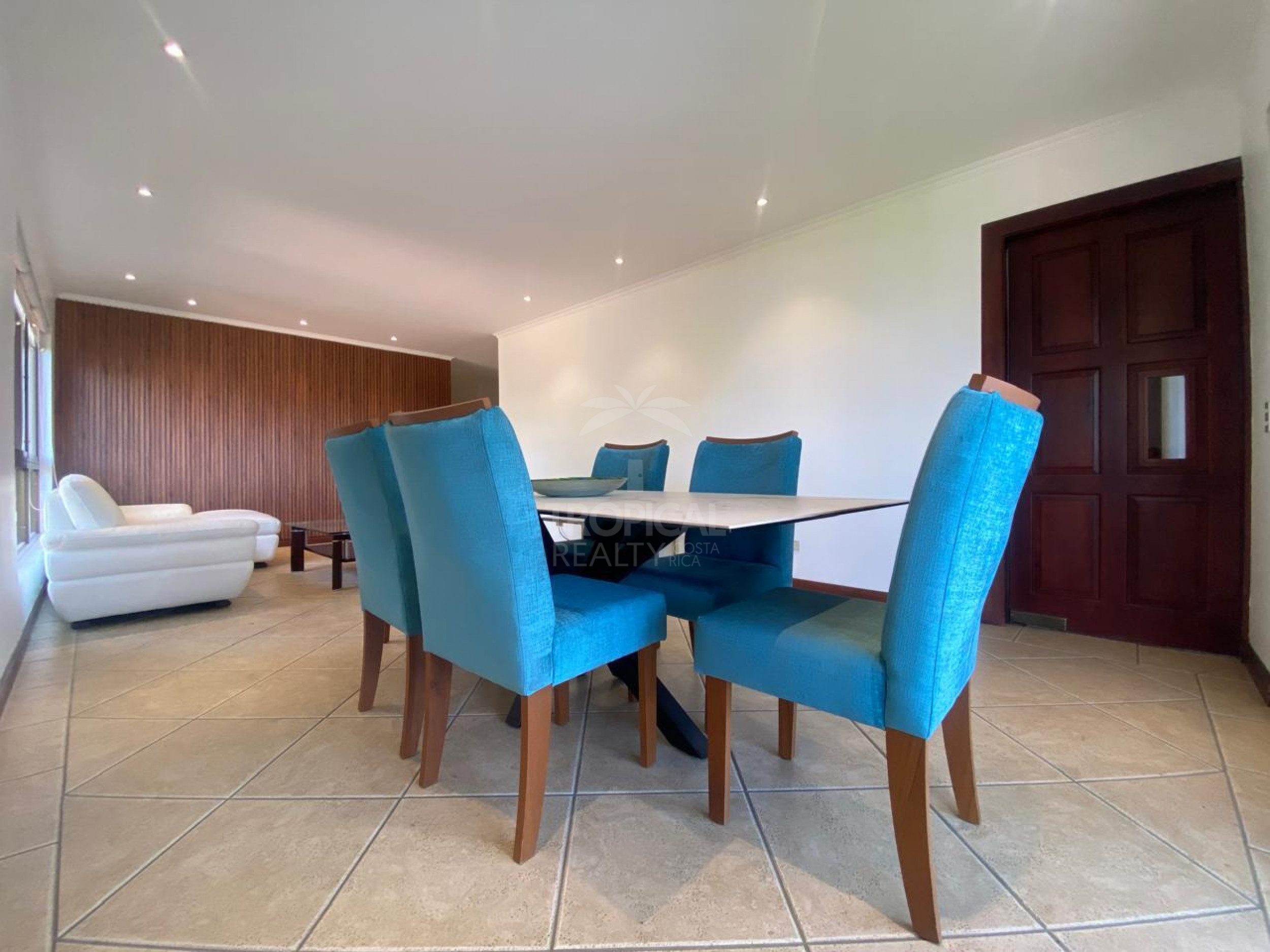 Spacious Semi-Furnished Apartment for Rent and Sale – Alto de las Palomas, Escazú