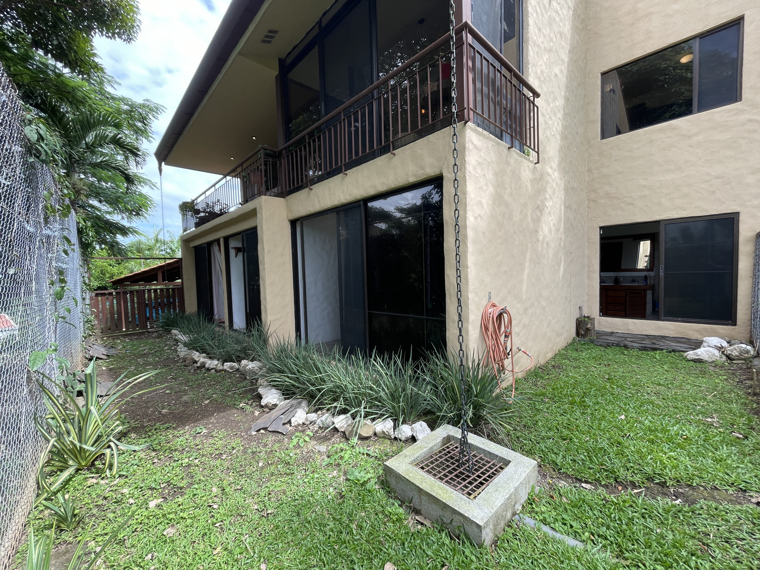 Spacious 5-Bedroom Home in Gated Community in Escazú, Guachipelin Norte