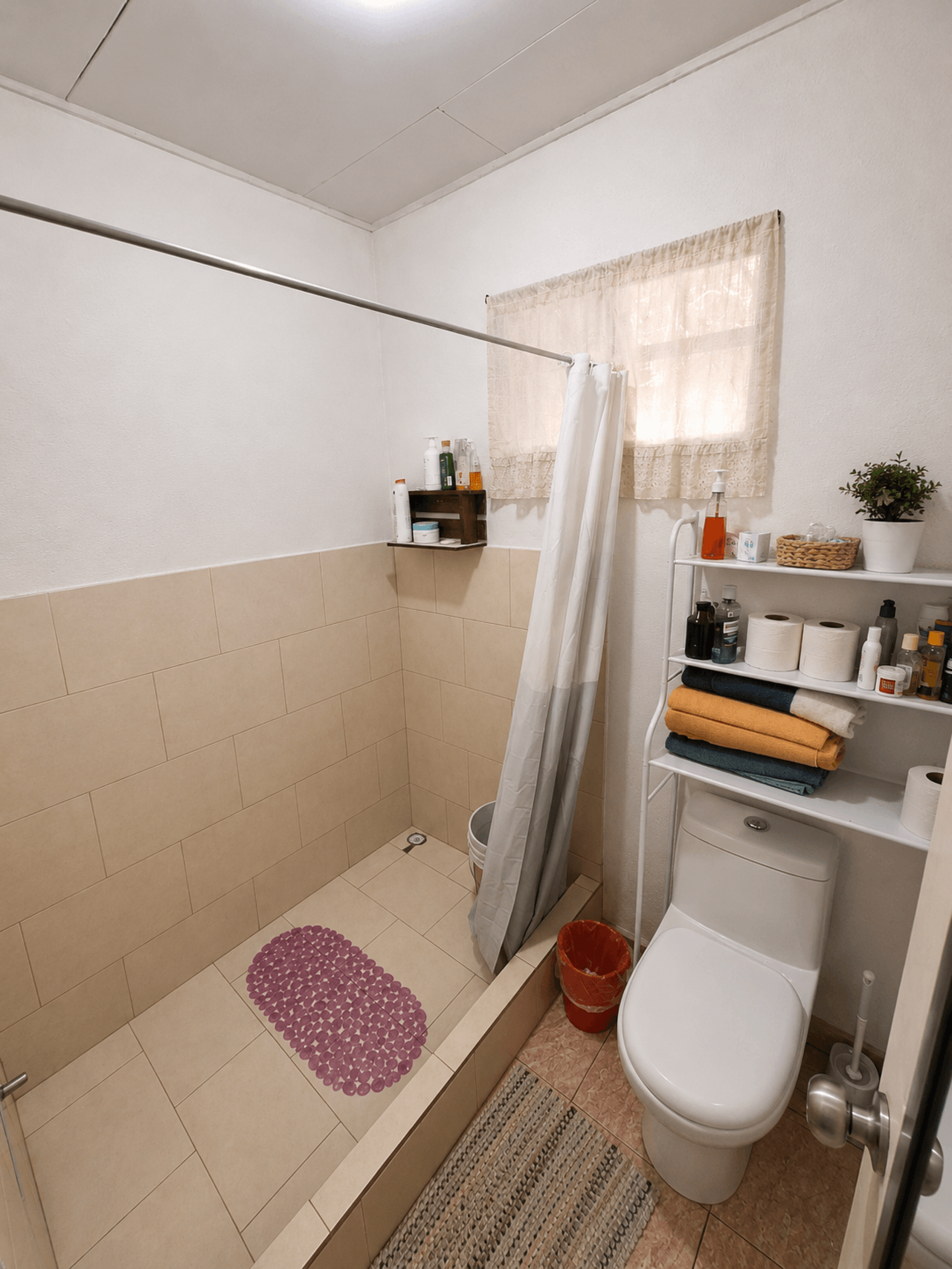 Home with large Lot and Spectacular Panoramic Views in Ciudad Colón