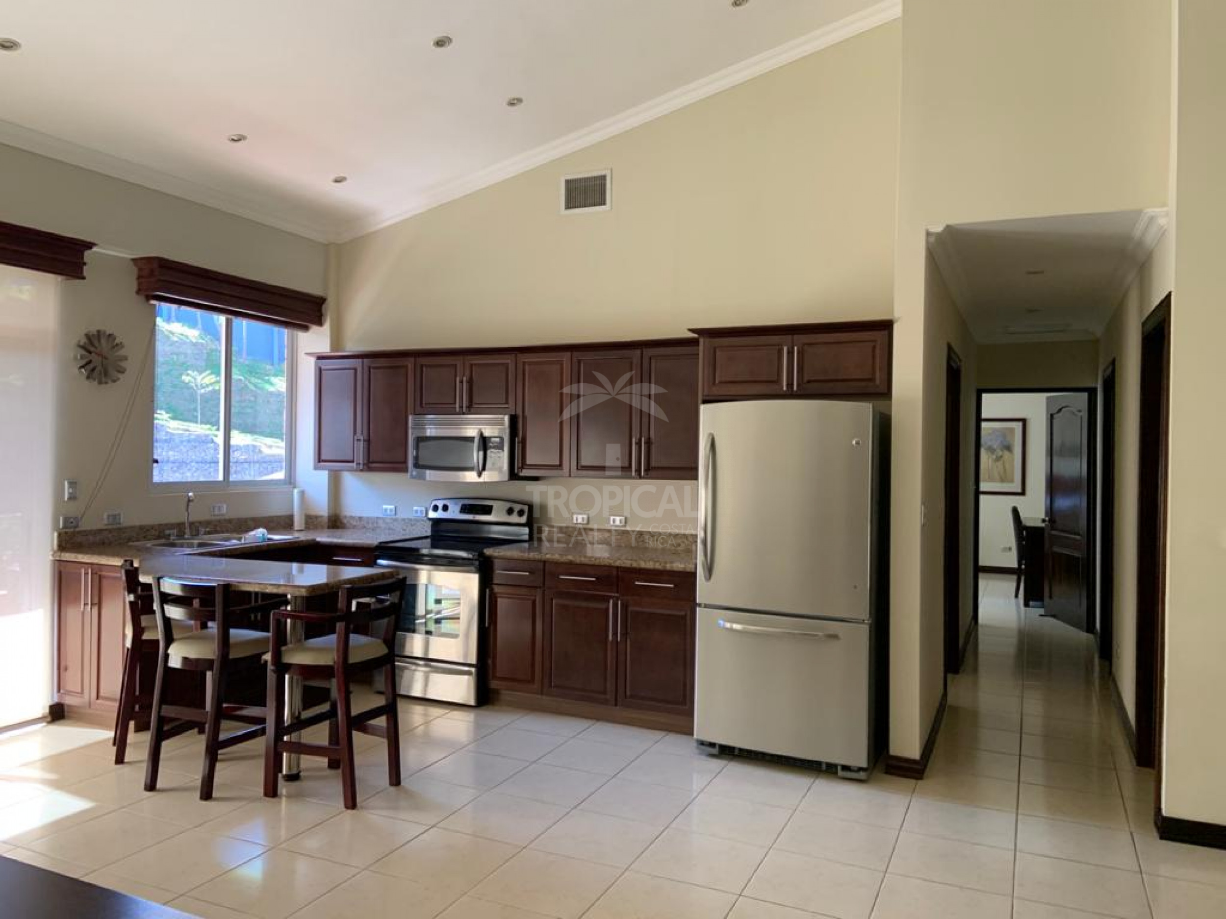 Furnished Apartment for Rent in San Rafael de Escazú – 2 Bedrooms