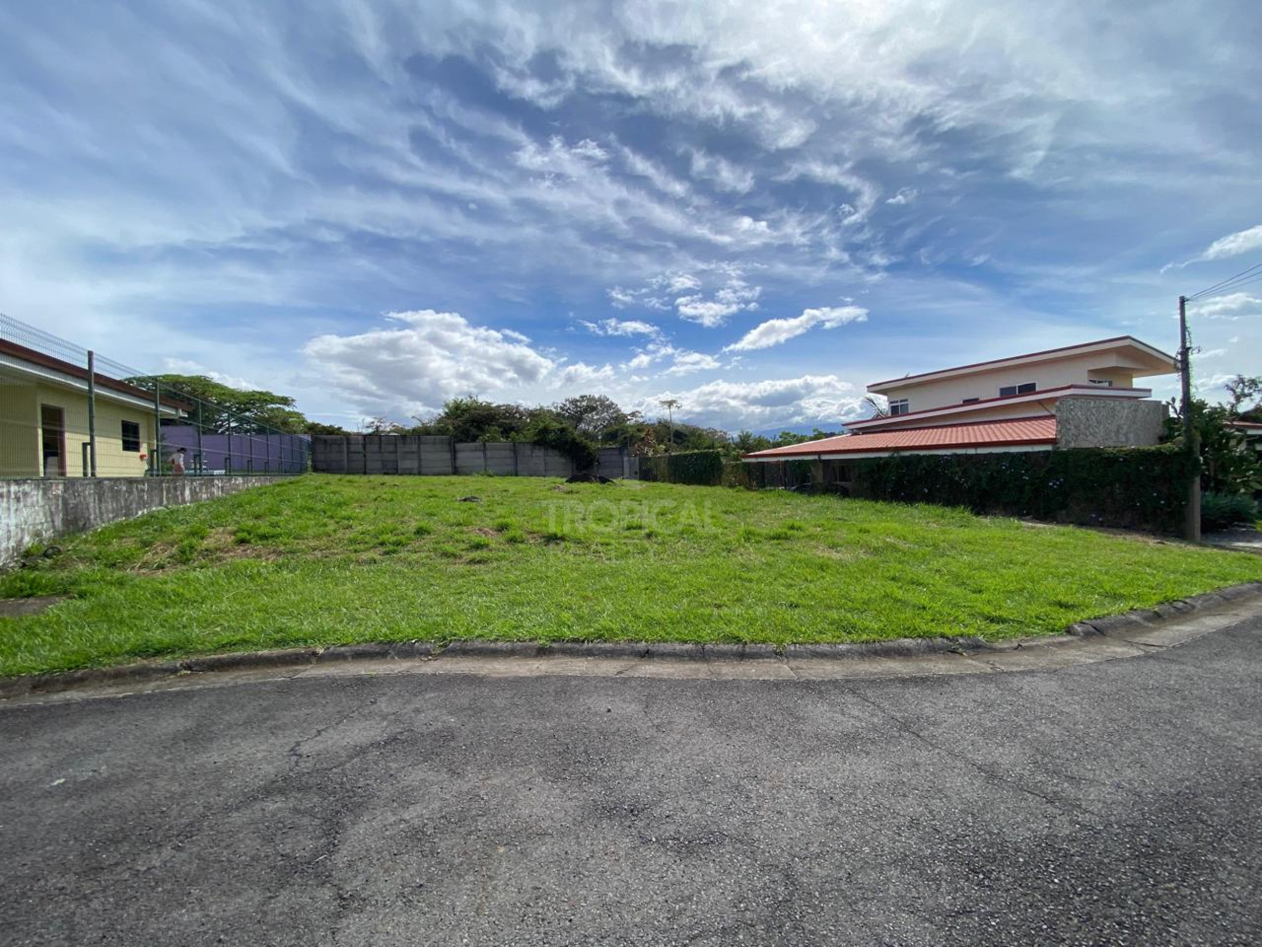 Lot in Private Gated Community in La Garita: Ready to Build