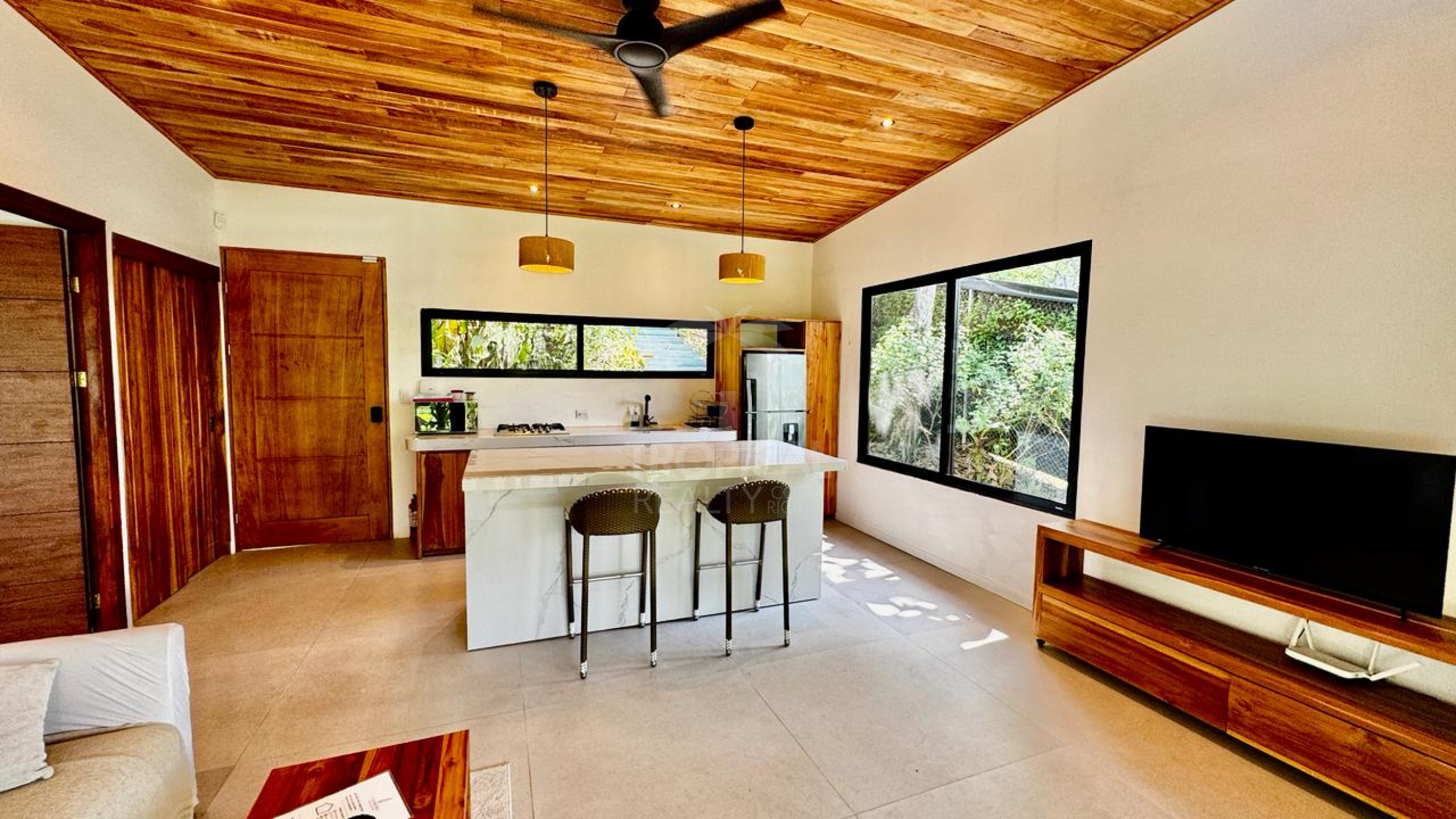 Charming One-Bedroom Home with Pool in Santiago – Just Minutes from Playa Hermosa