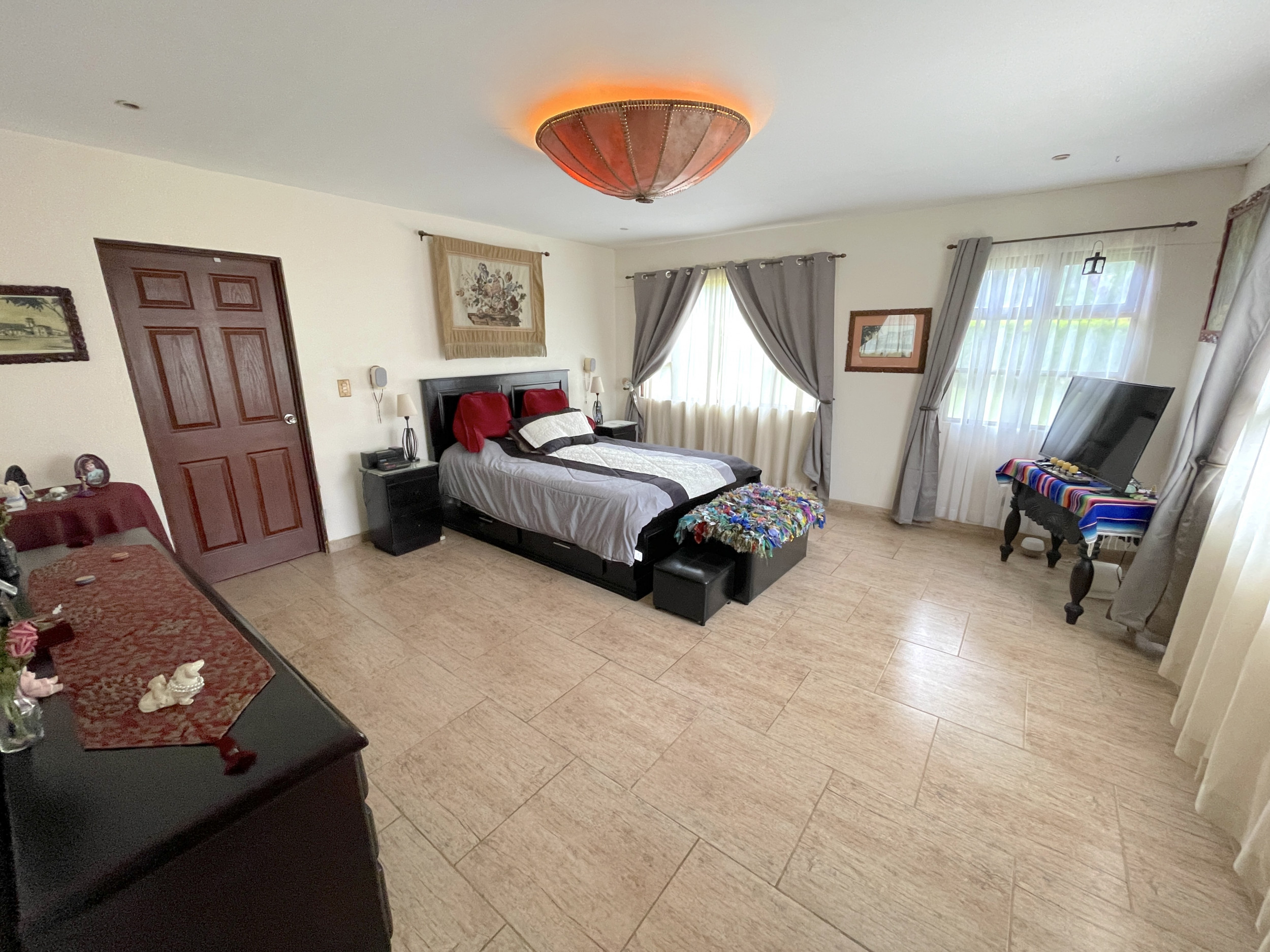SOLD Charming Single-Story Residence in Los Reyes La Guacima: Your Ideal Home Awaits!