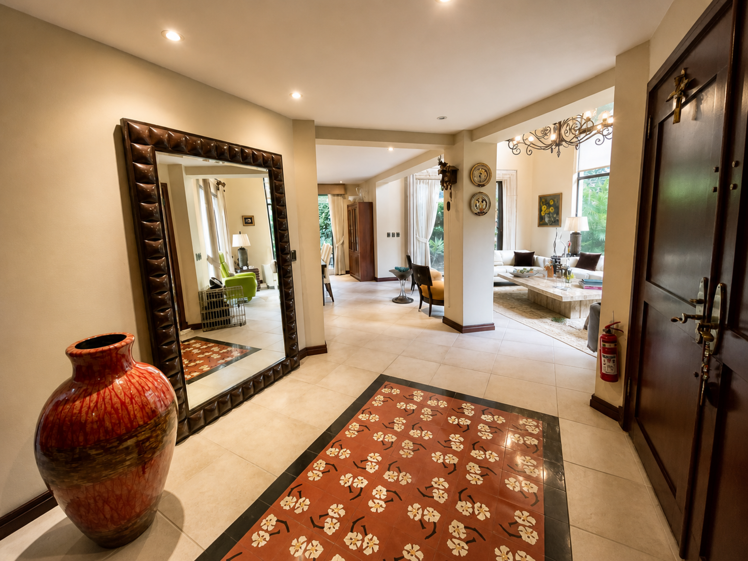 Luxury Home for Sale in Los Pinos Gated Community, Jaboncillos – Escazú | Panoramic Views & 24/7 Security