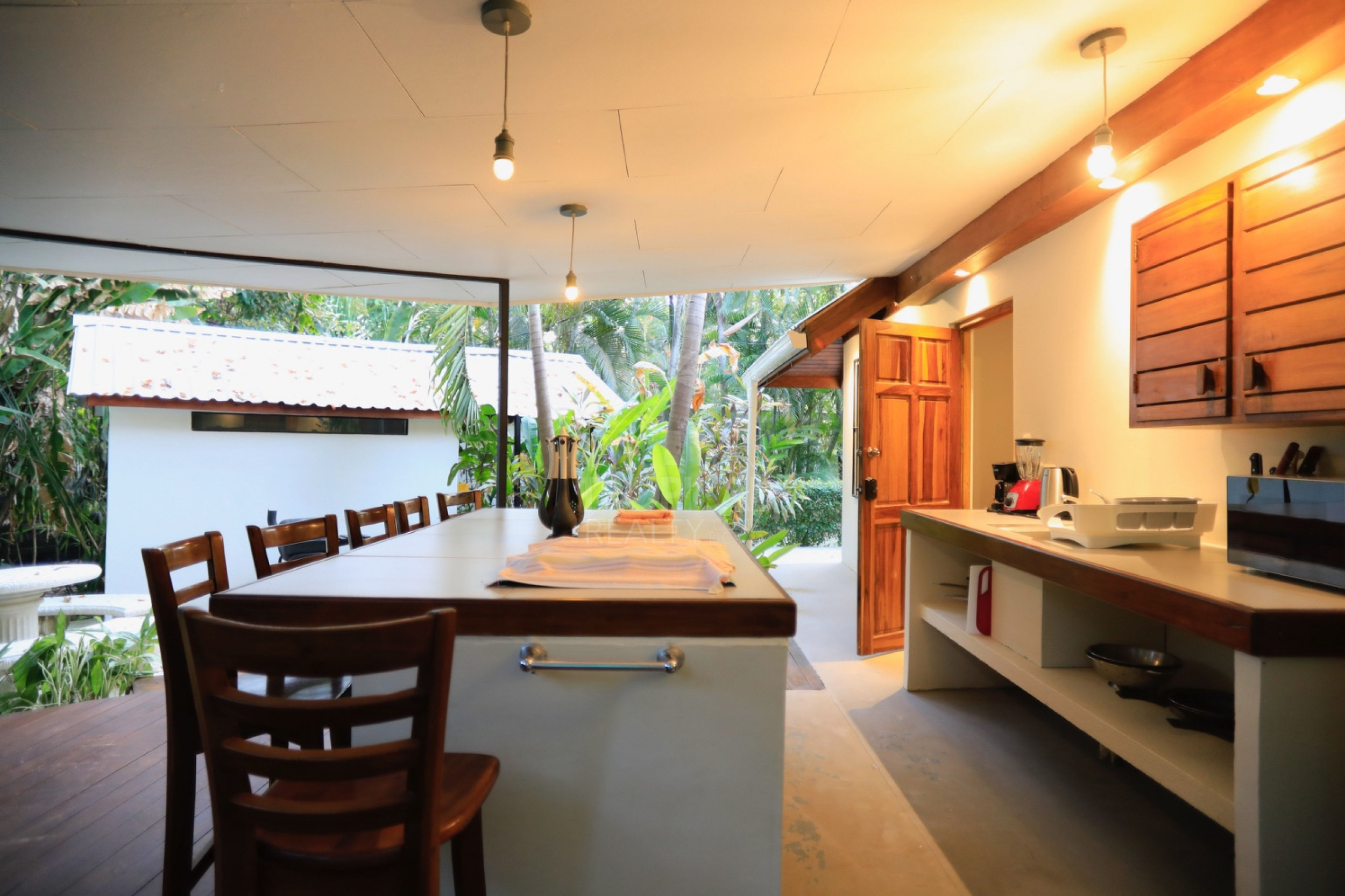 Oceanfront Villa for Rent in Santa Teresa – 2 Bedrooms with Private Terrace