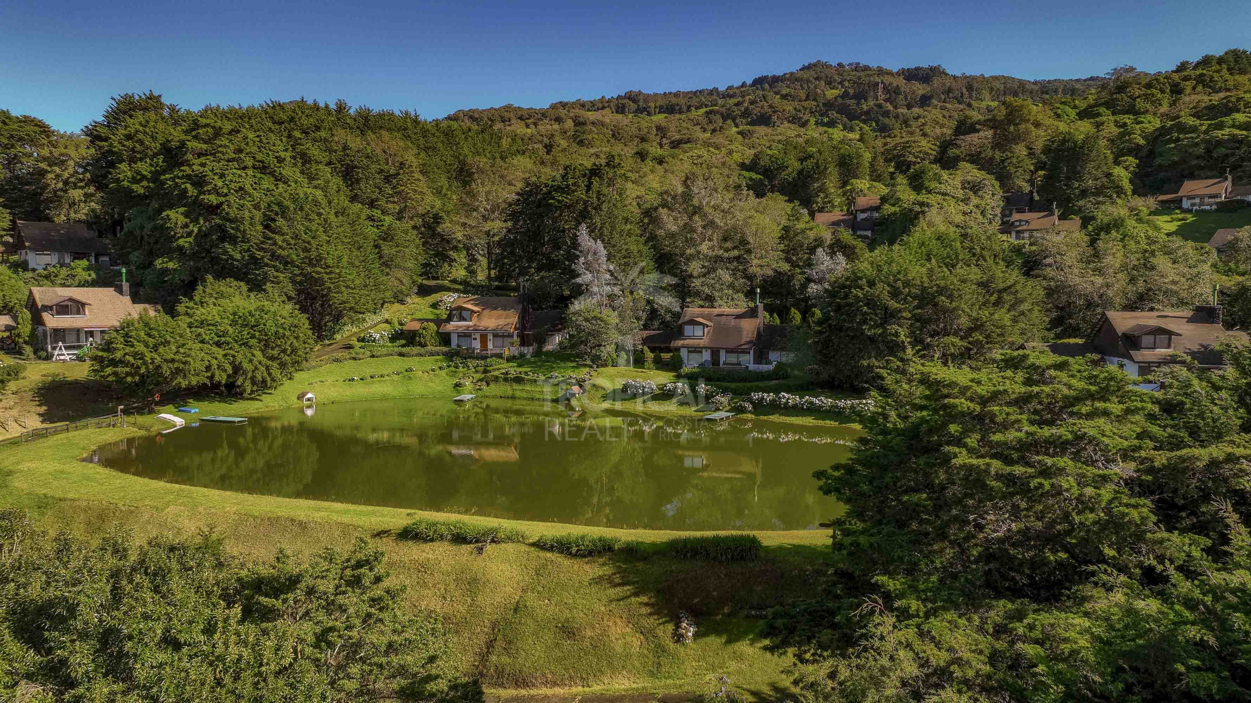 Alpine-Inspired Mountain Retreat in Monte Lagos, Heredia – A Nature Lover’s Paradise