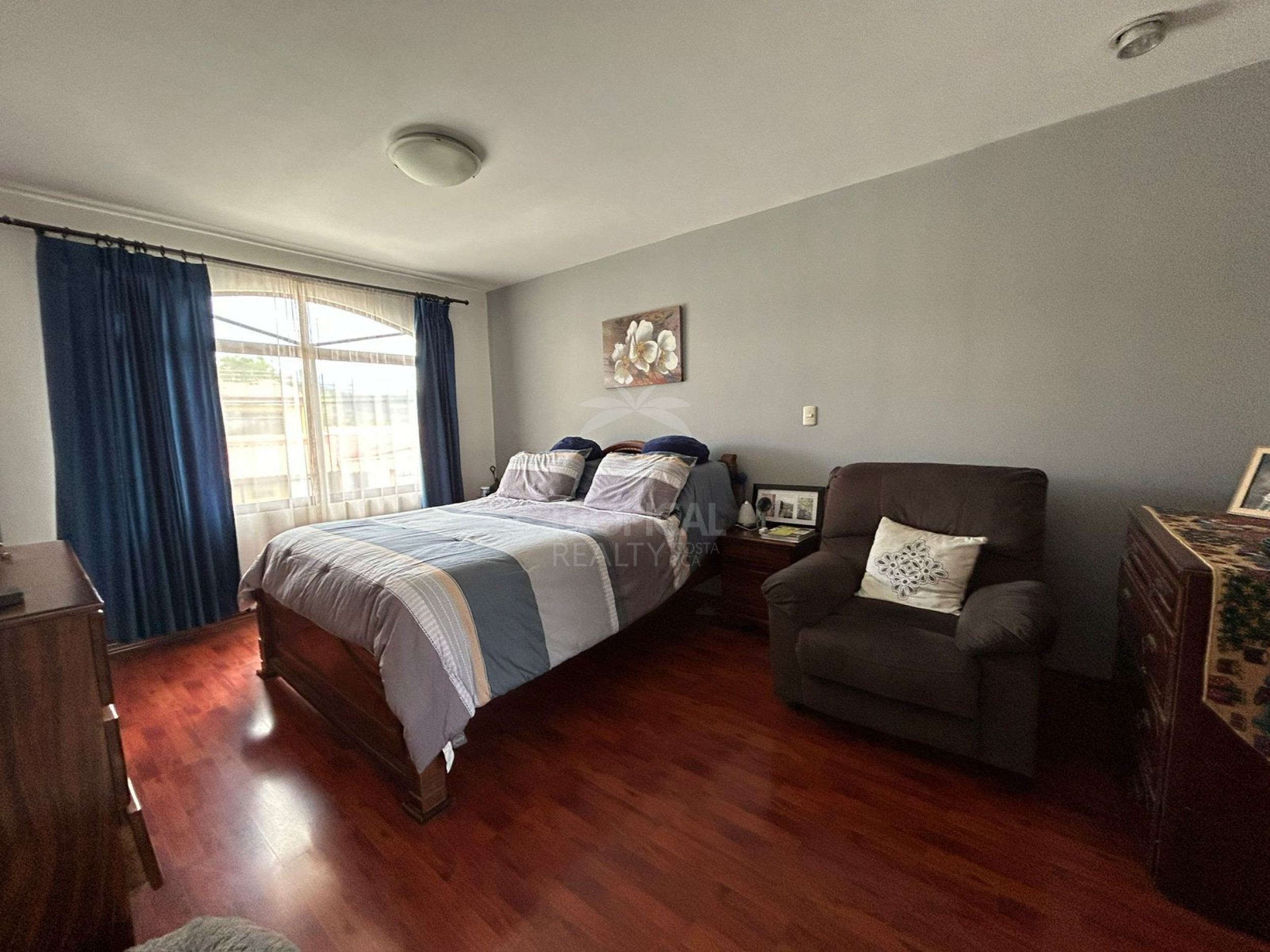Independent Home for Sale in San Francisco de Dos Ríos – Spacious Layout, Office & Patio
