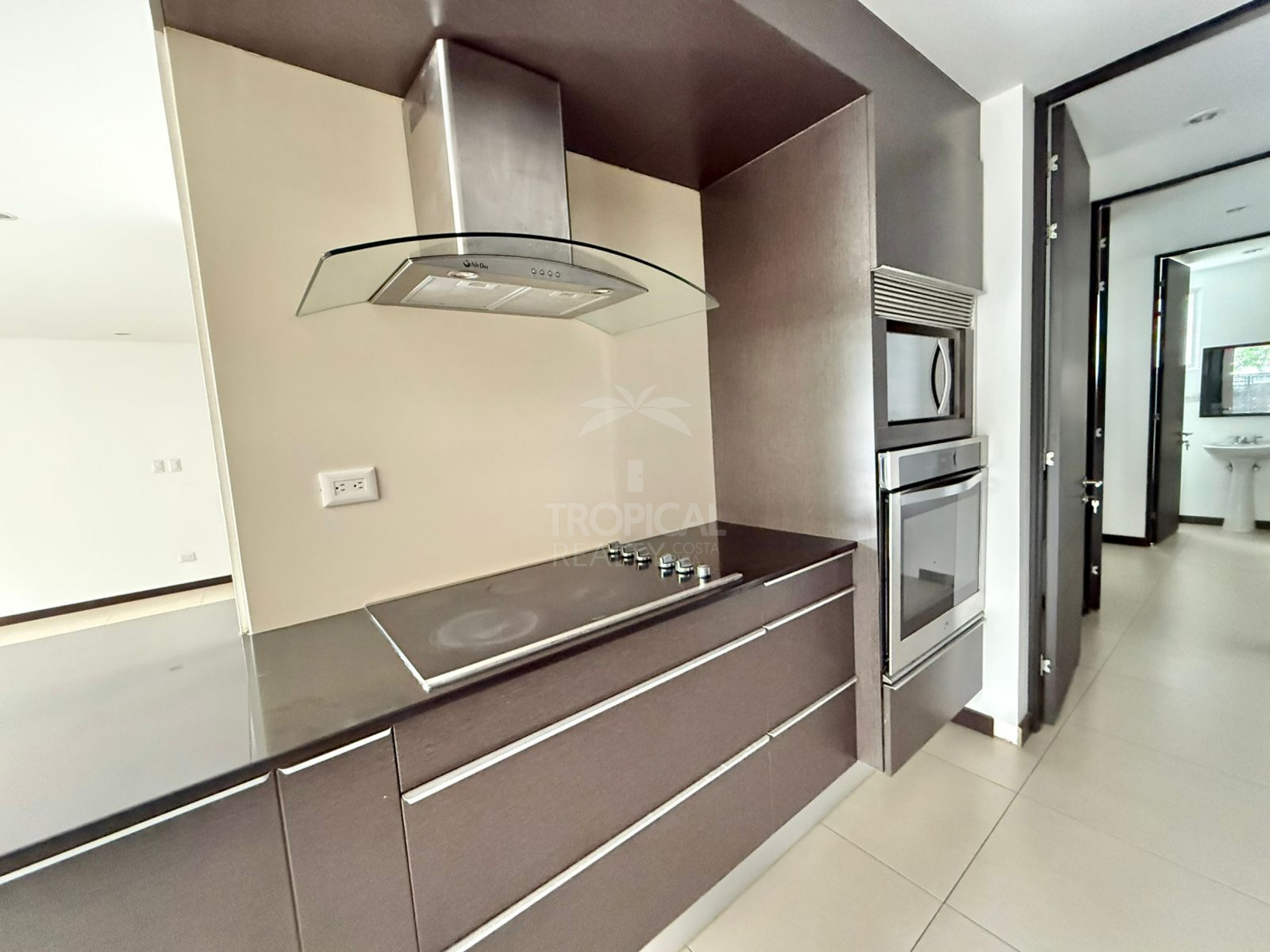 Modern Home in Gated Community with Full Amenities – Pozos, Santa Ana | $395,000