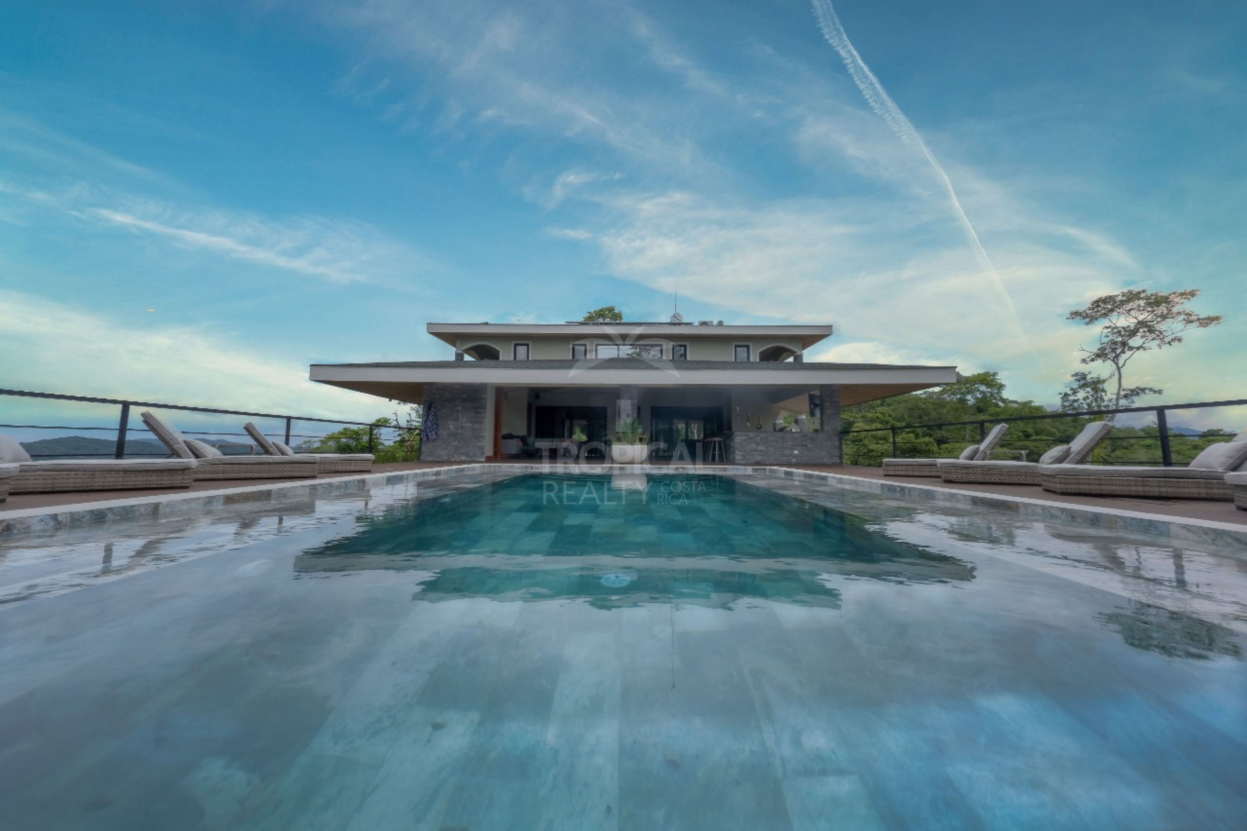 Luxury Residence with Infinity Pool and 360° ocean views in Costa Rica's "Blue Zone"
