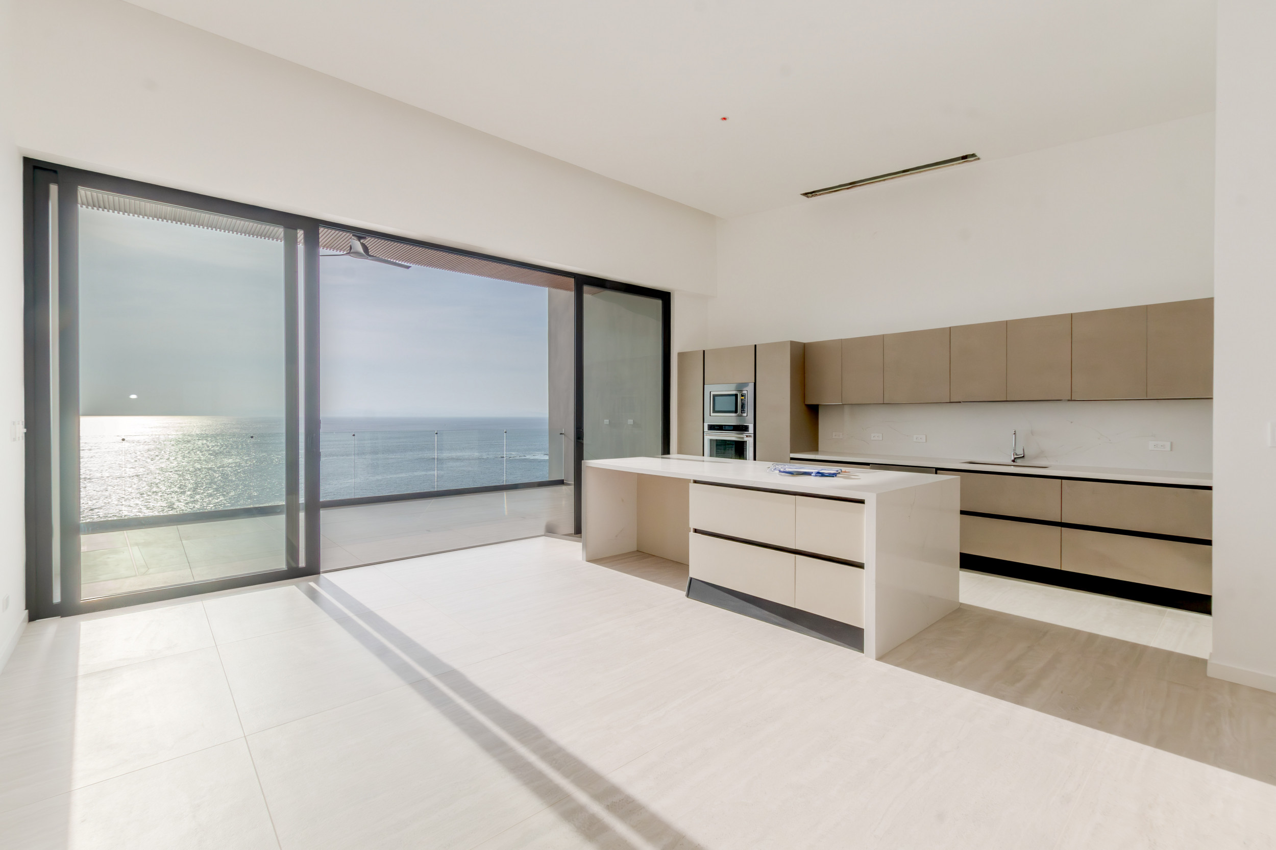 Luxurious Beachfront Apartment for Sale in Herradura, Puntarenas: Nerea Apartments