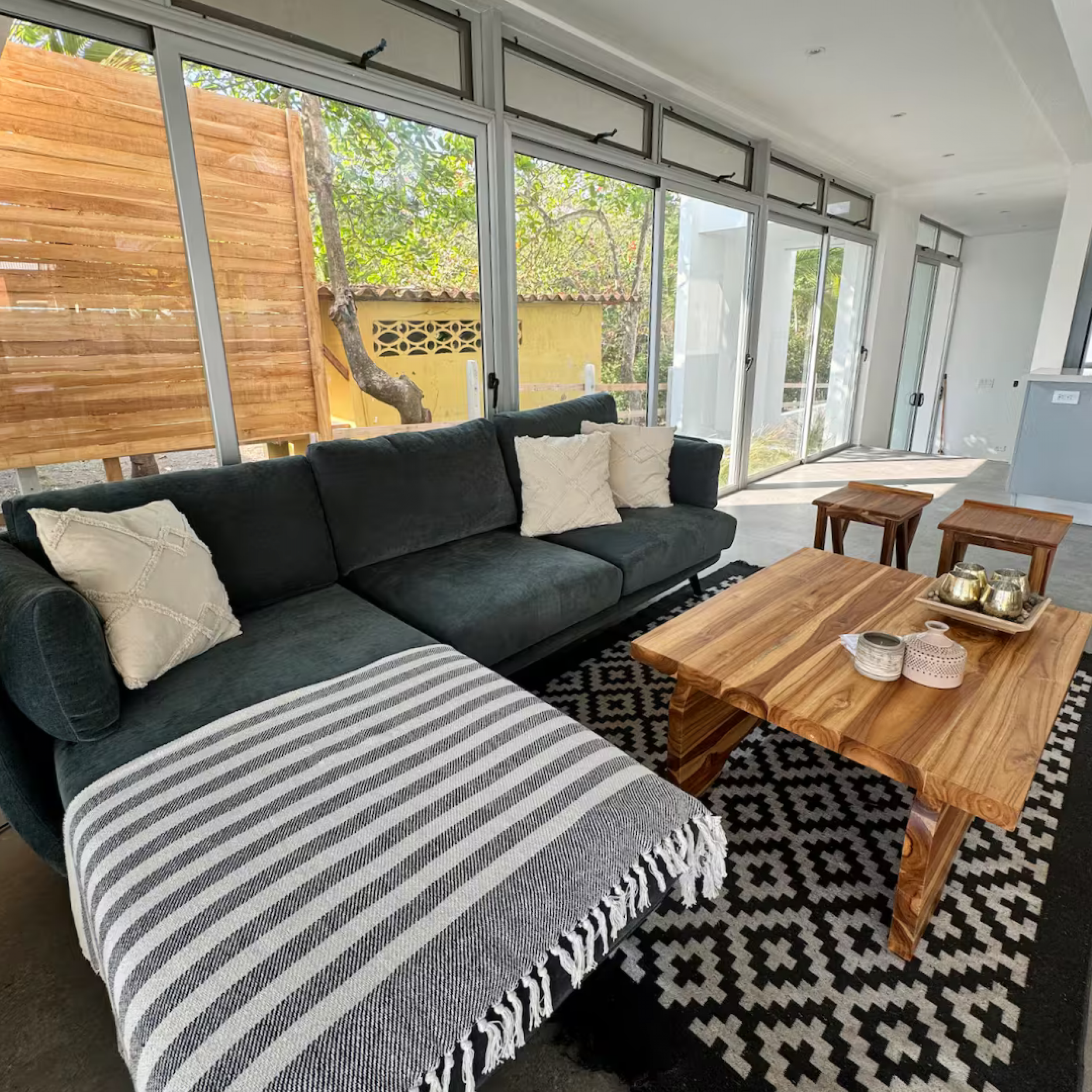 Unique Investment Opportunity in Playa Tivives, Puntarenas