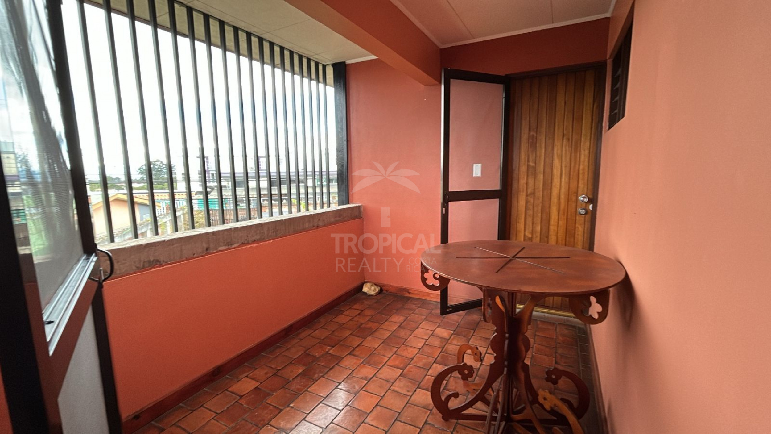 For Sale: House with Mixed Land Use in Granadilla – Large Lot with Development Potential | $819,000
