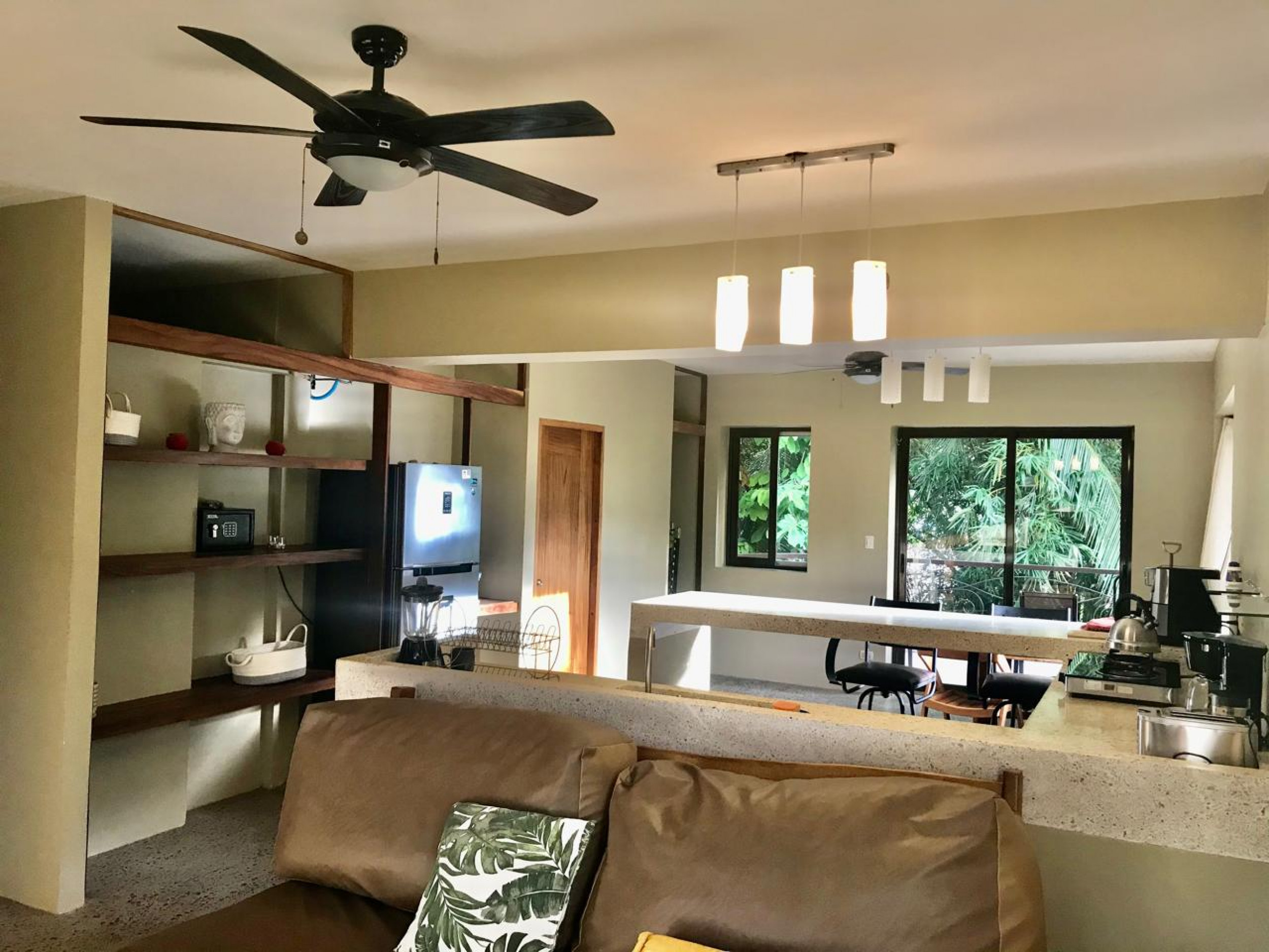 2-bedroom Apartment for rent walking distance to Playa Hermosa