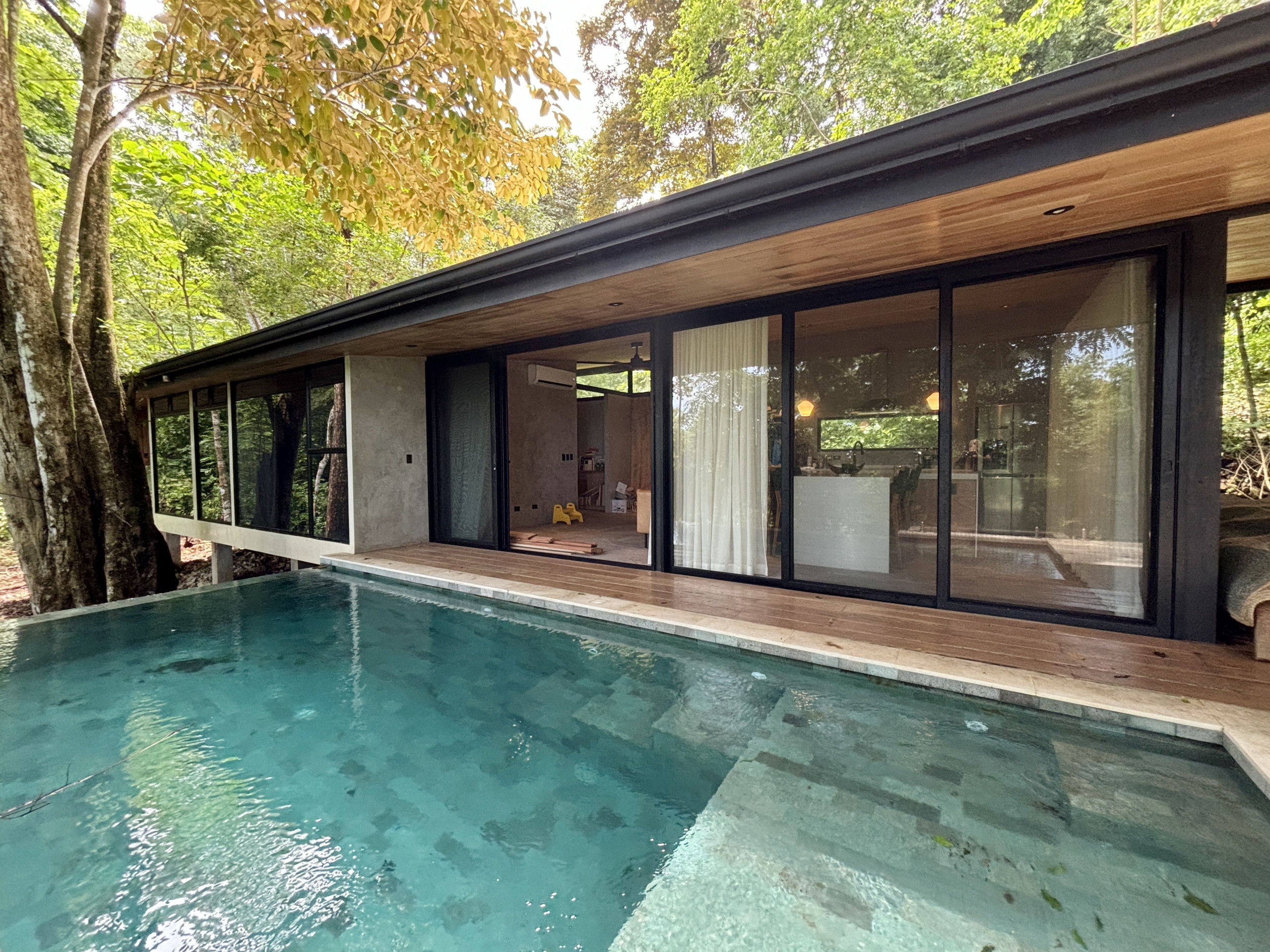 Modern Retreat Surrounded by Lush Nature in Santa Teresa