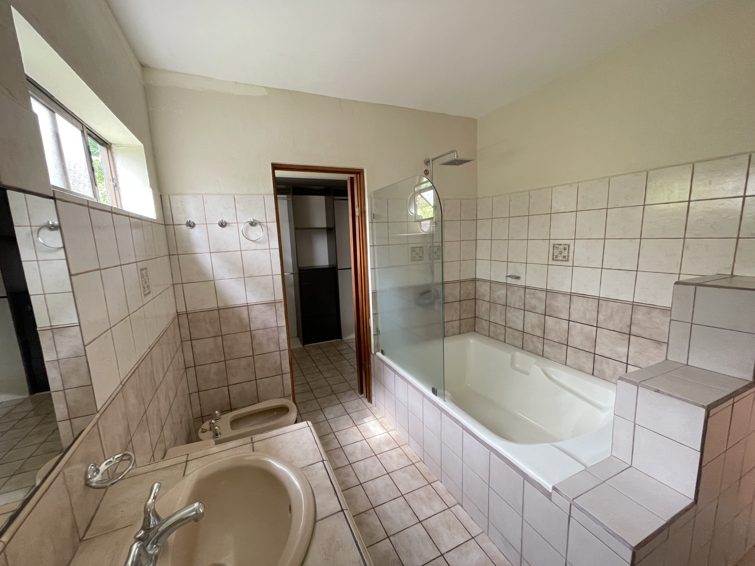 SOLD Single-story house for sale Hacienda Los Reyes