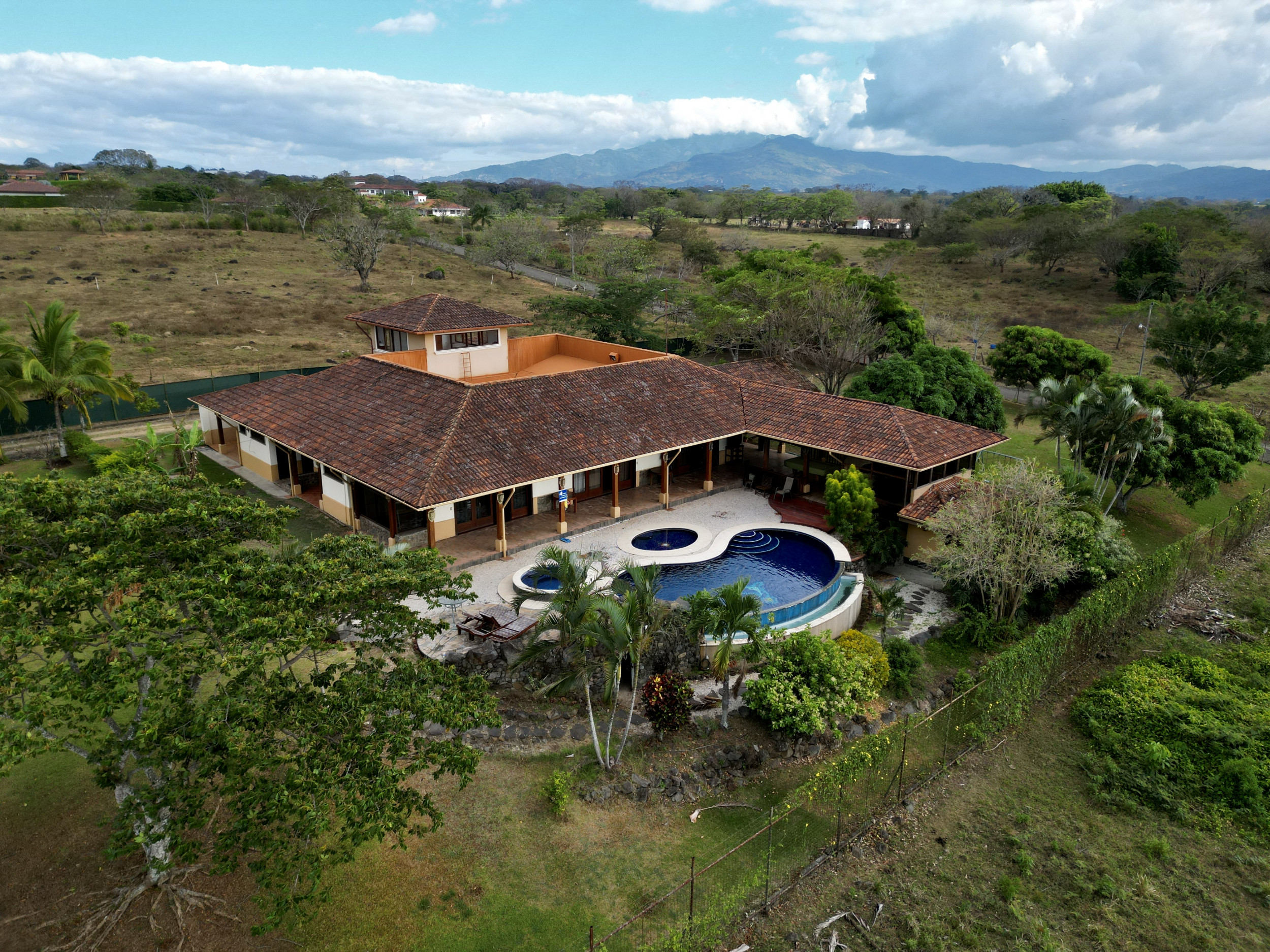 SOLD Spectacular Estate in Llanos de La Garita: Expansive Living, Equestrian Amenities, and Tranquil Luxury