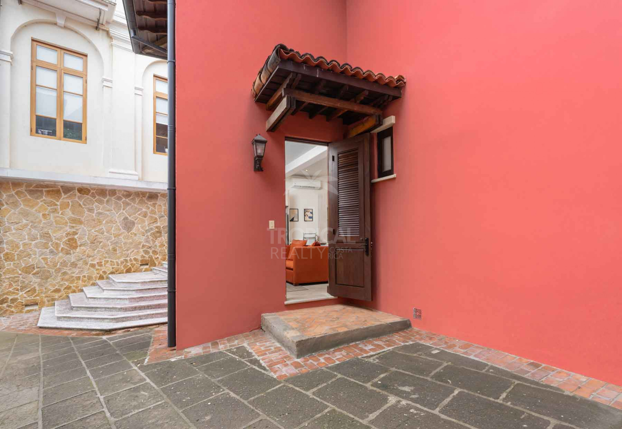 Modern Studio Residence Just Steps from the Beach in Las Catalinas