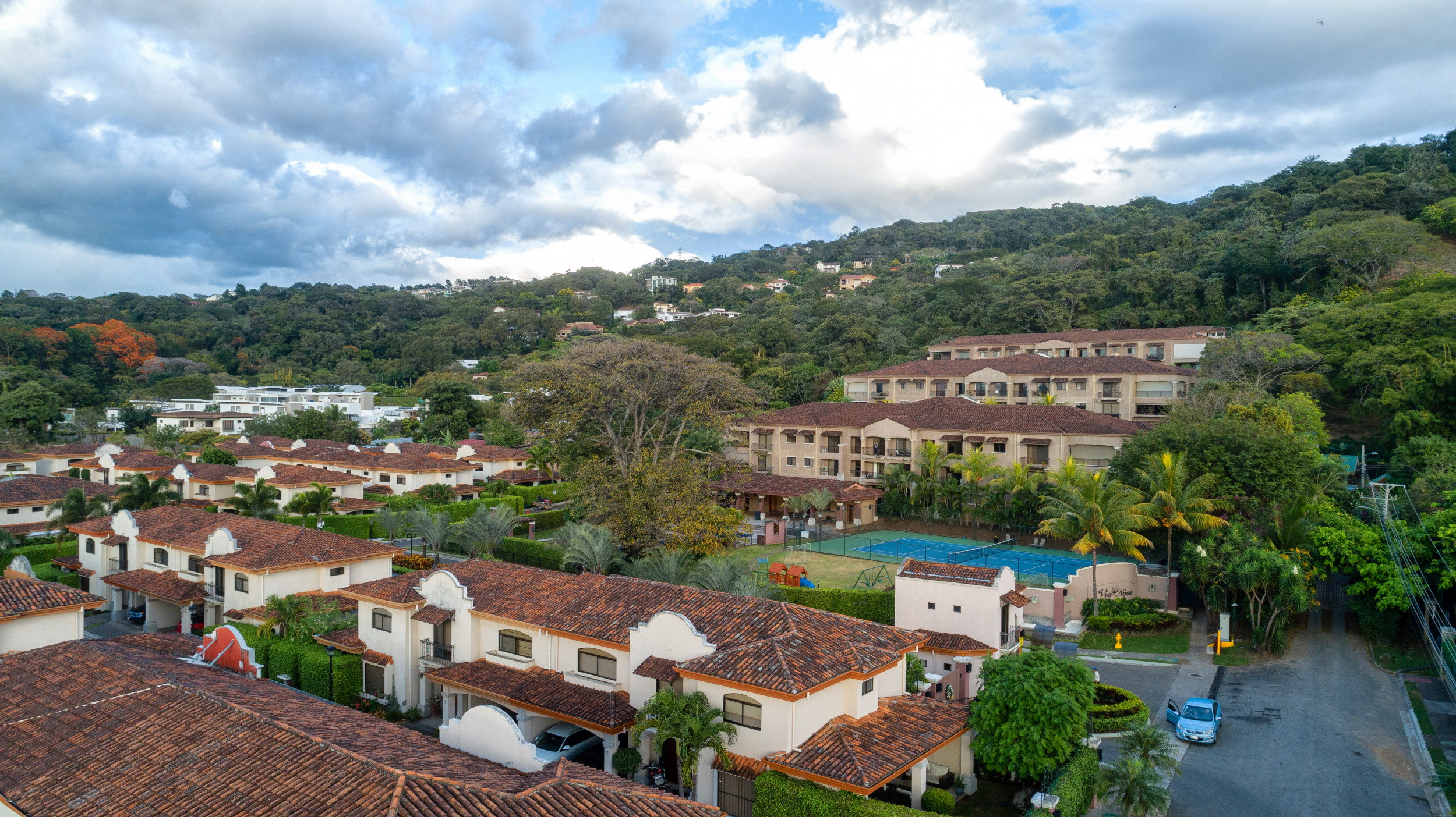 Luxurious Condo for Sale in Condominio Via Nova, Pozos de Santa Ana SOLD