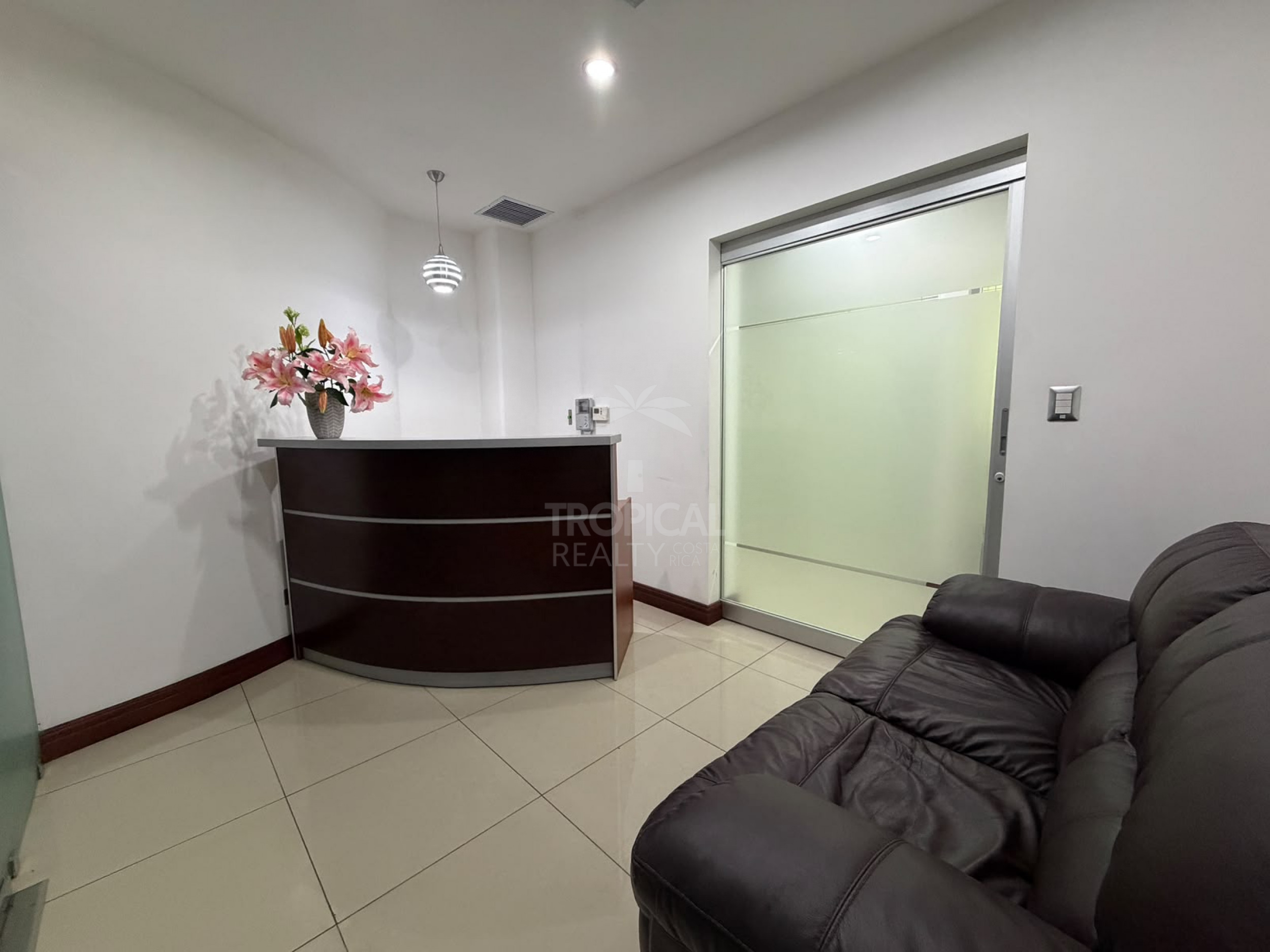 Oficina Corporativa de 90 m² en Alquiler en Prisma, Escazú