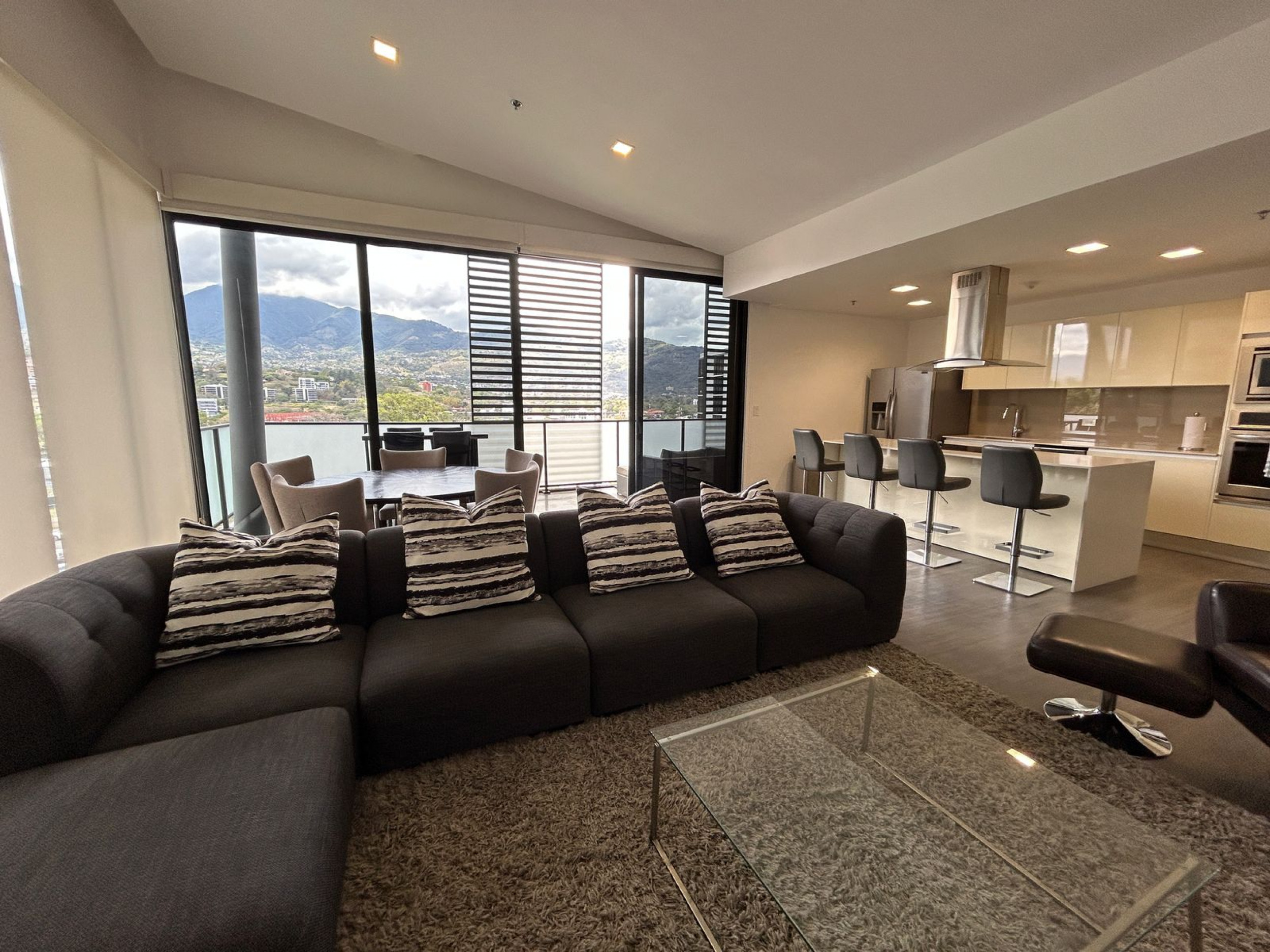 Fully Furnished Luxury Apartment in Escazú Village – Style, Comfort & Prime Location