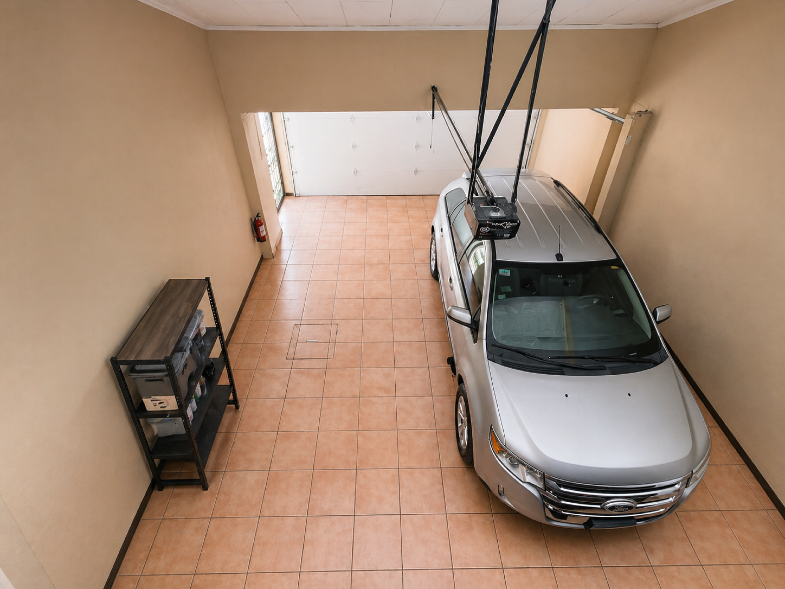 Home for Sale in Curridabat – 3 Levels, Office, TV Room & Spacious Layout