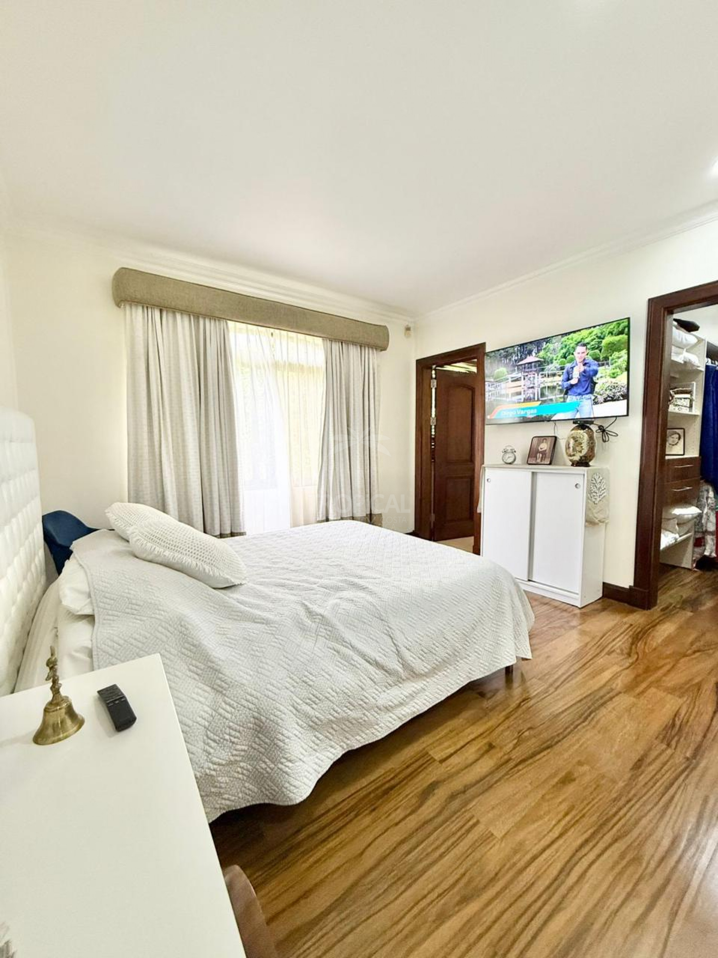Luxury Single-Story Home in Monterán, Curridabat – 4 Bedrooms, Jacuzzi & 2,800 m² Lot