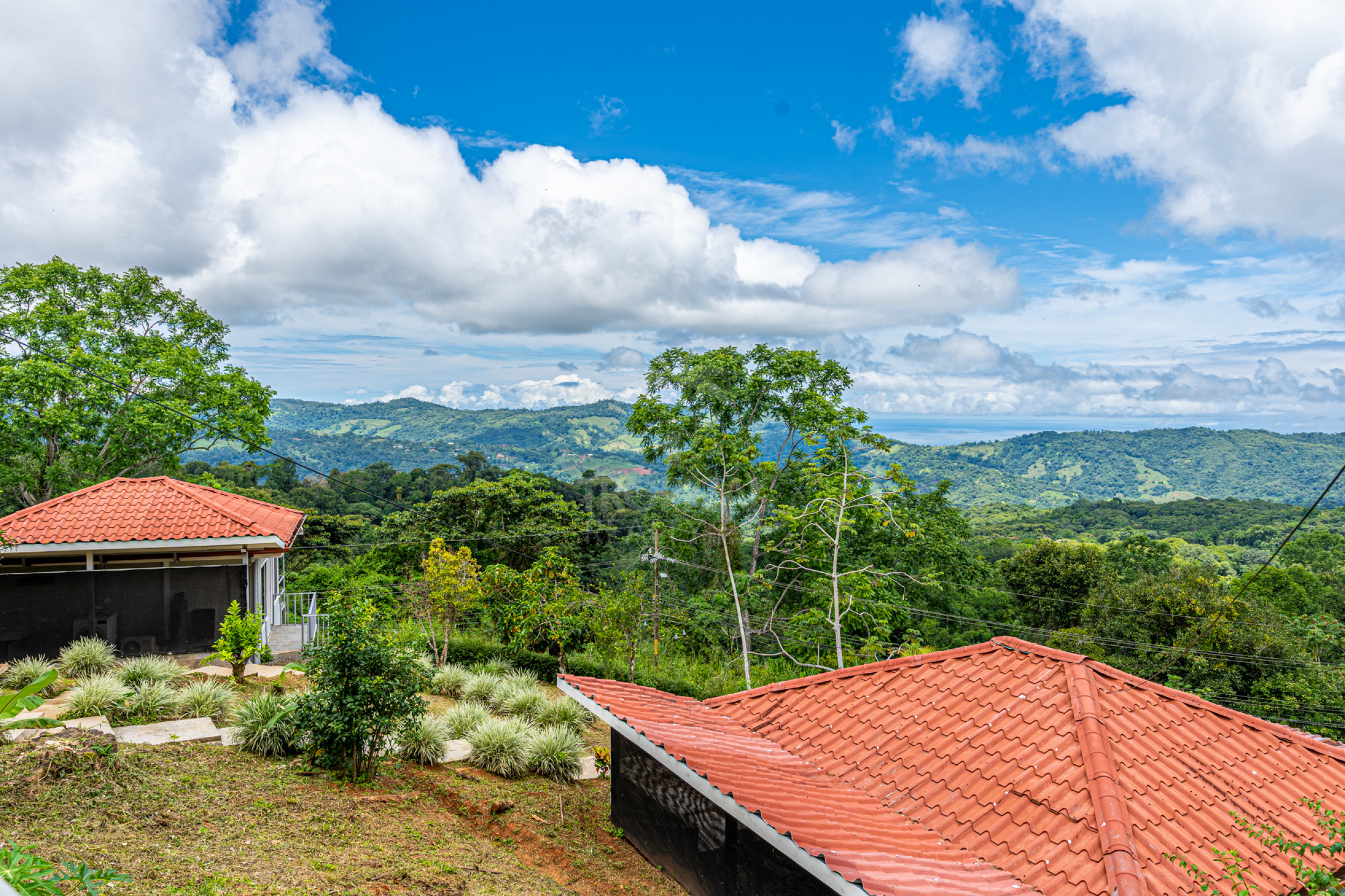 Ocean-View Boutique Hotel in Dominical – 13 Turn-Key Units on 1 Hectare