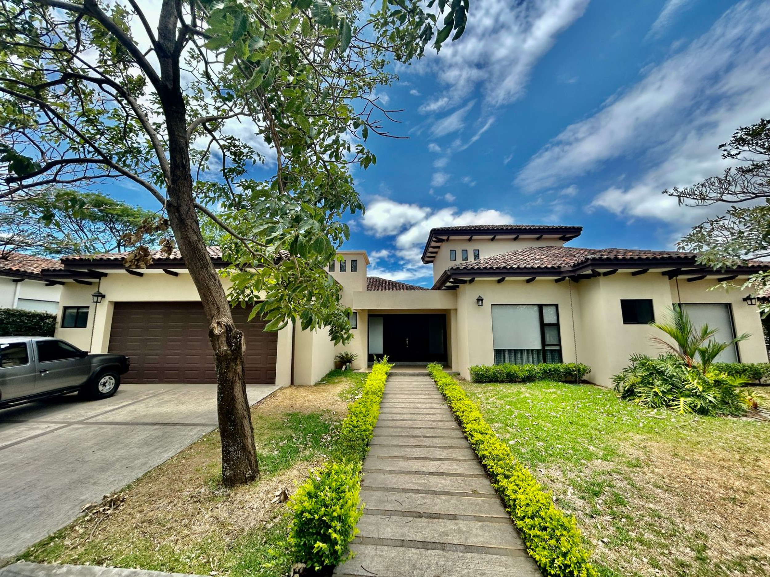 Charming Condo Home in Lindora, Santa Ana SOLD