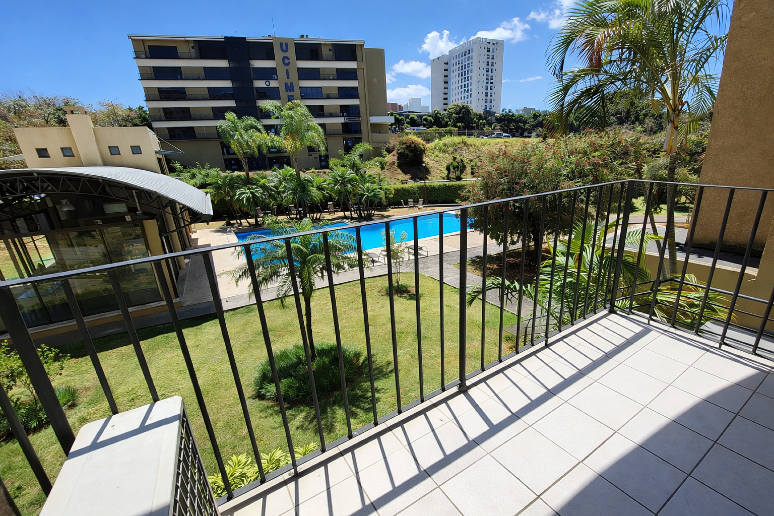 Furnished Apartment for Rent in Sabana Oeste – Balcony & Prime Location