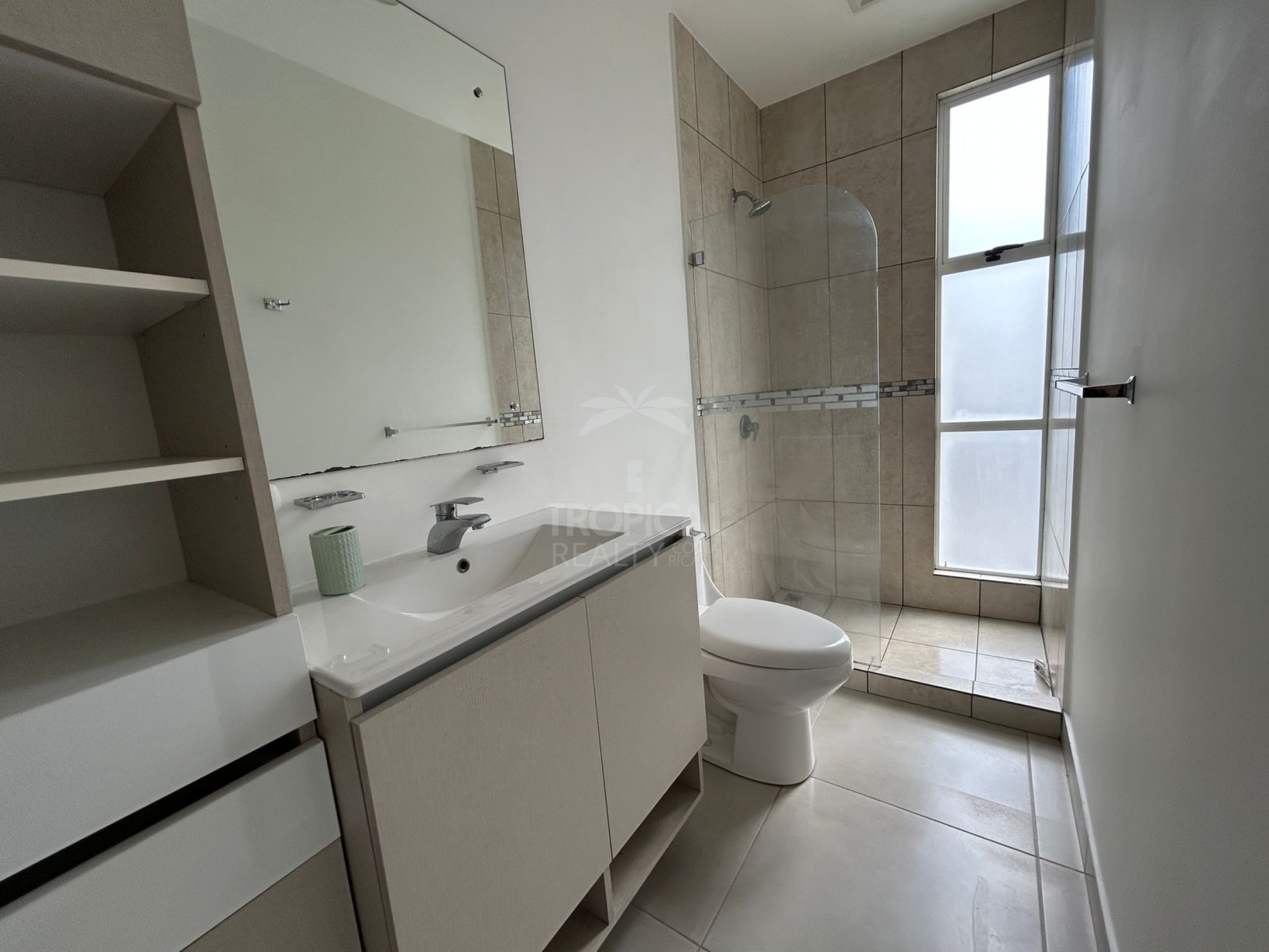 Modern Townhouse for Rent – Piedades de Santa Ana