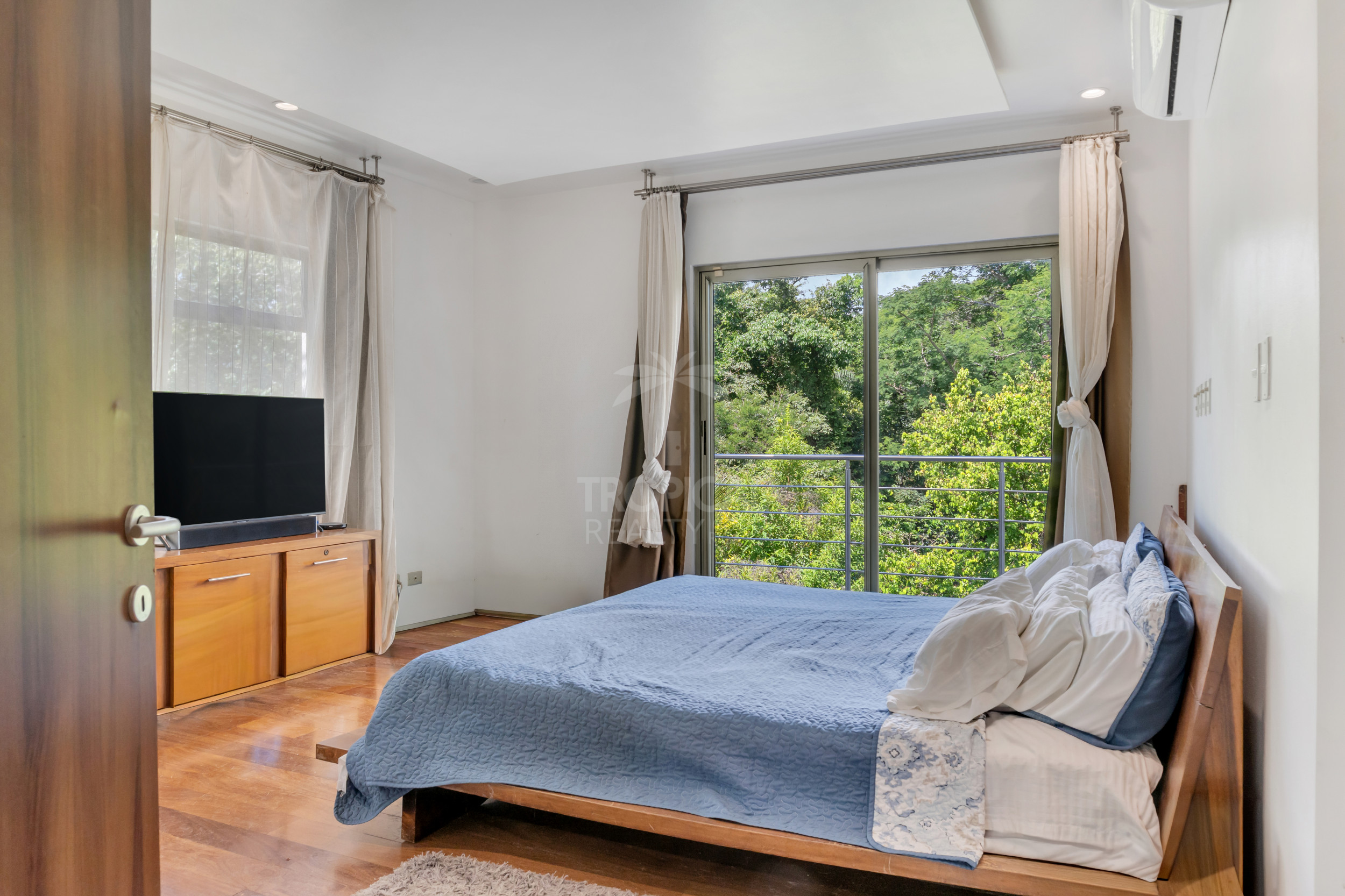 Modern Jungle Villa in Las Delicias – Santa Teresa
