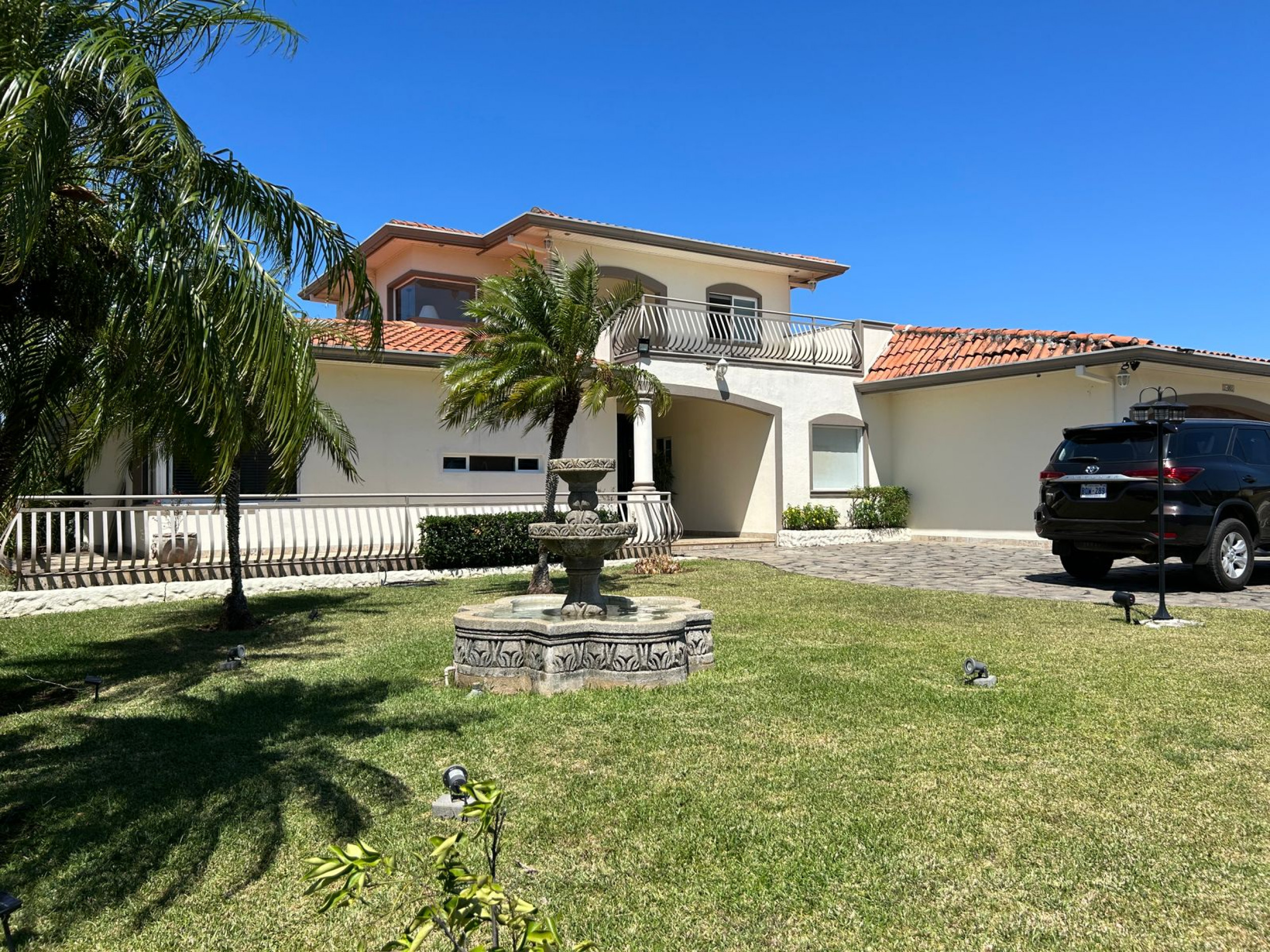 For Sale Beautiful Home with Golf Facilities Hacienda Los Reyes