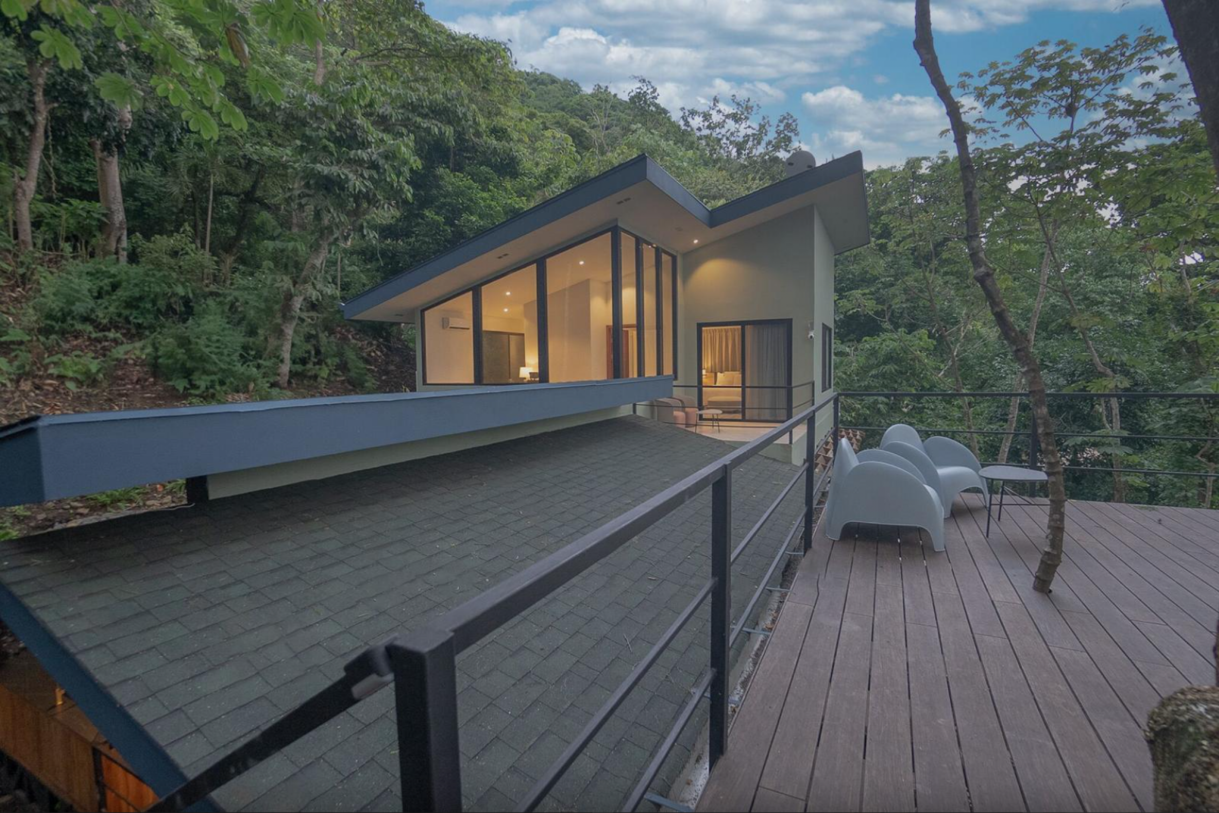 Smart Luxury Treehouse Residence in Playa Órganos Paquera