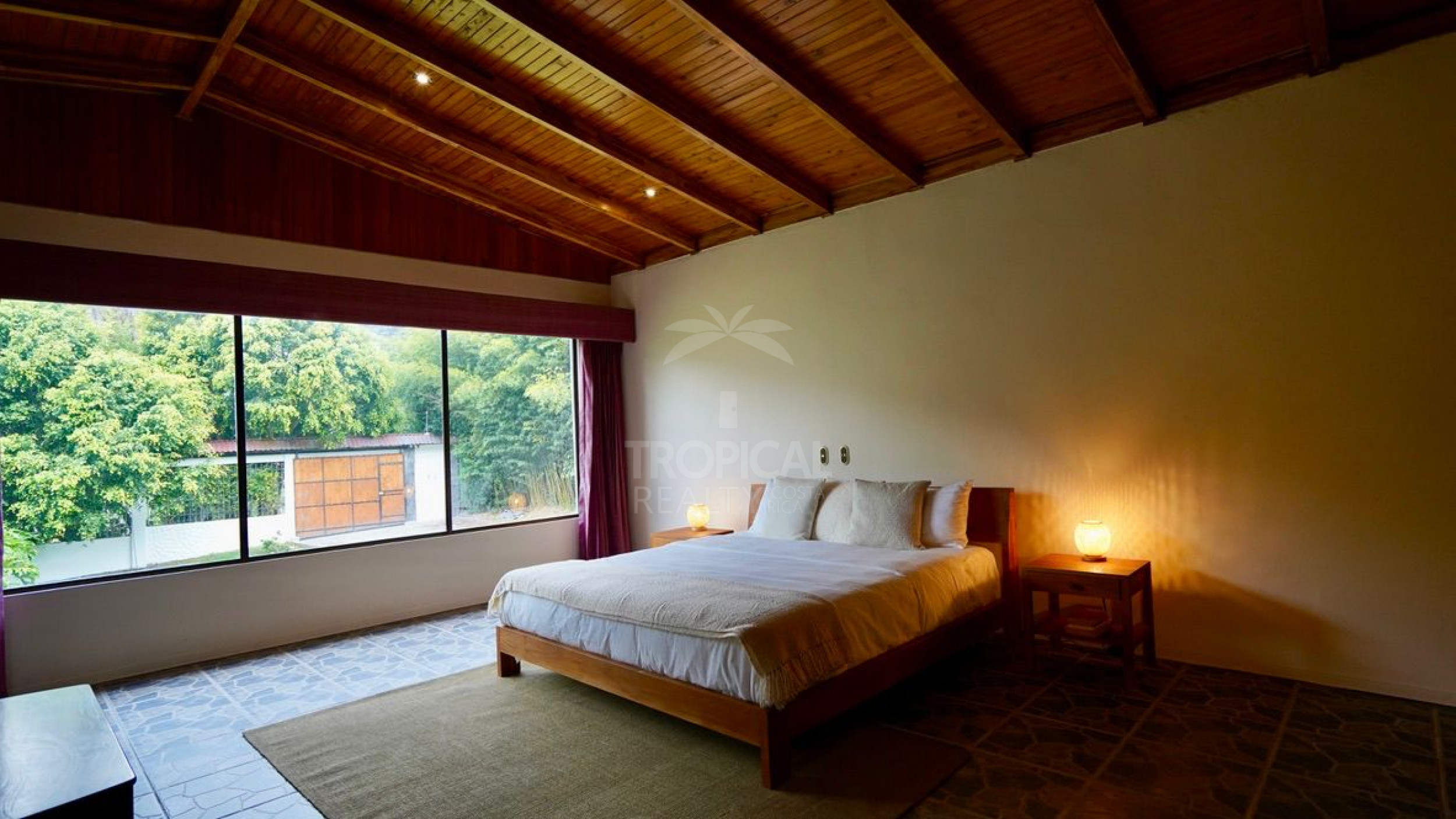 Chalet de Montaña Amueblado en Alquiler en El Tirol, Heredia