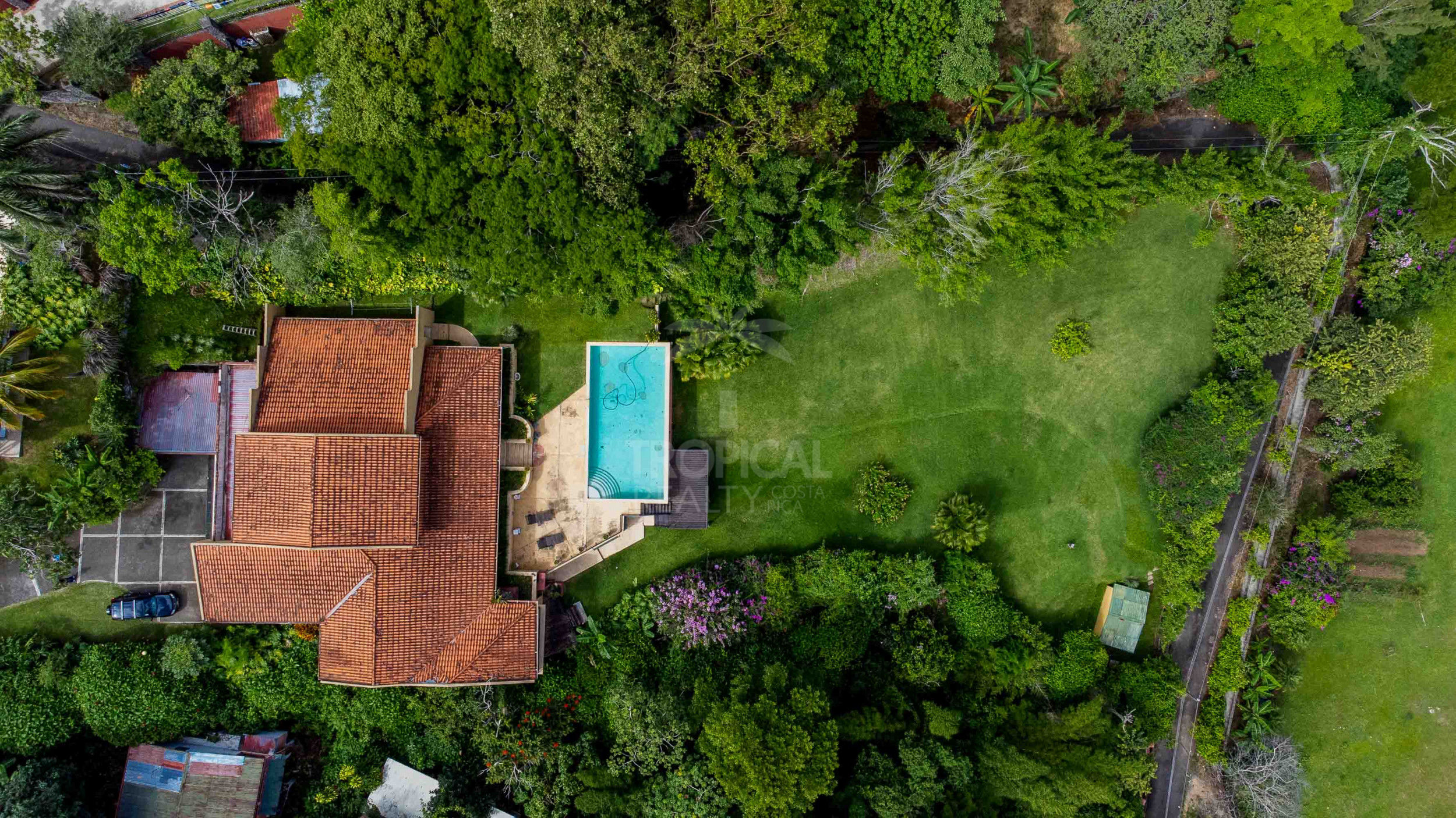 Elegant Italian-Style Villa with Mountain Views – Near Santa Ana, Costa Rica