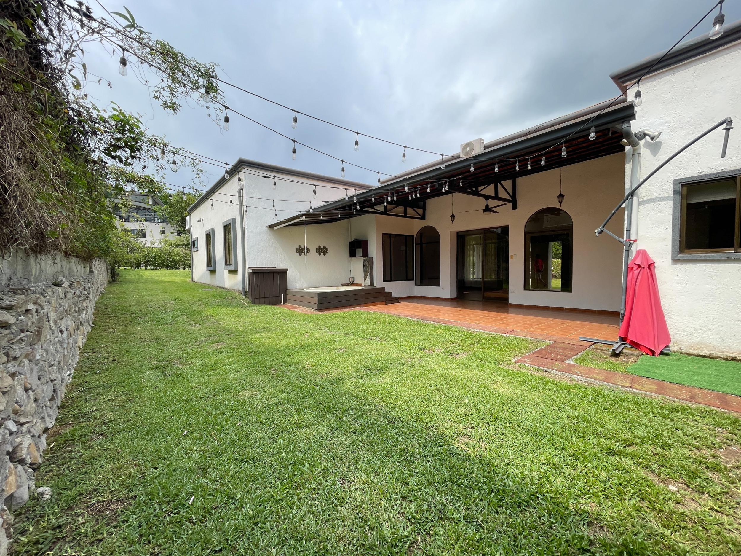 SOLD Single-story house for sale Hacienda Los Reyes